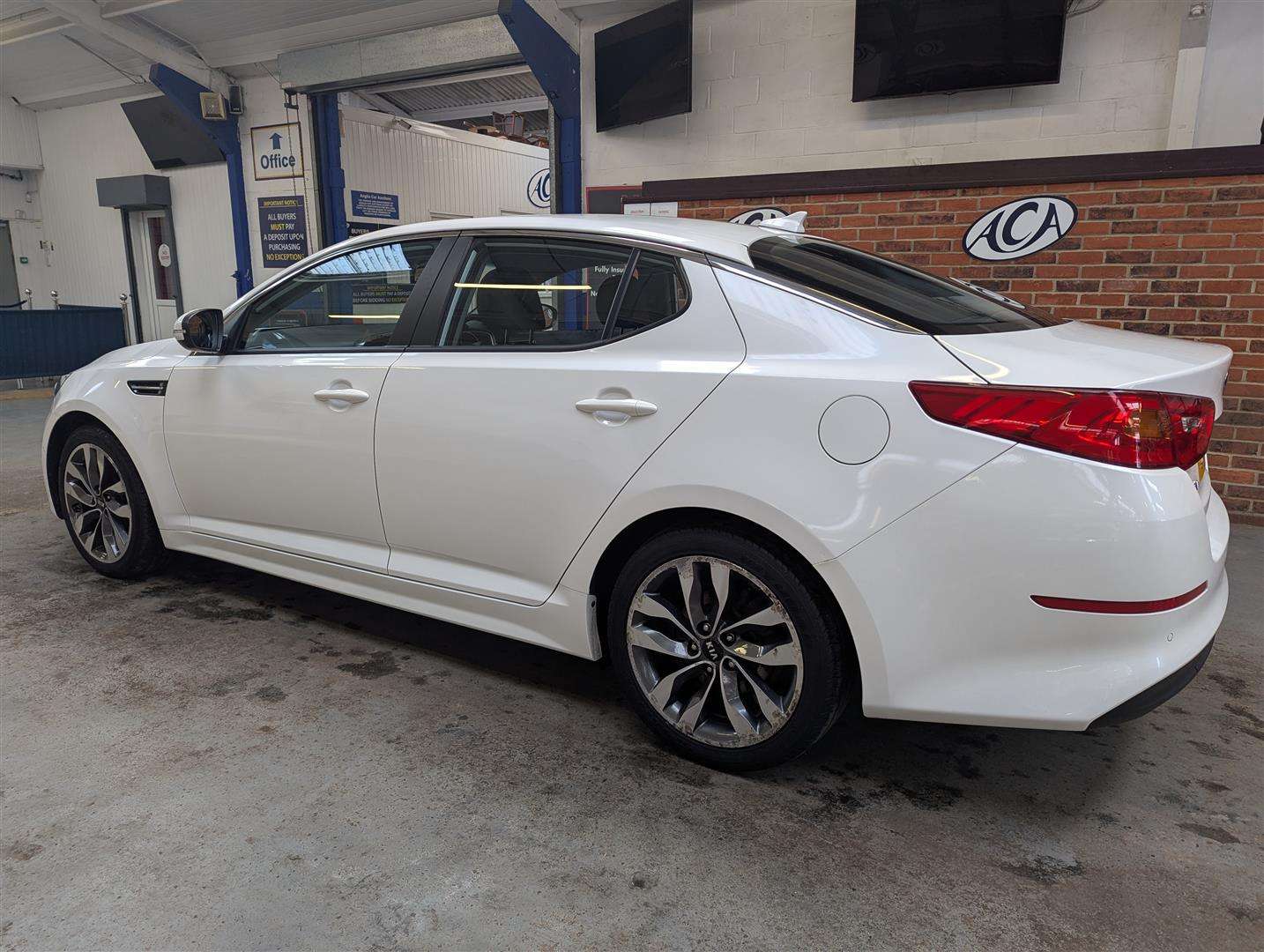 <p>2015 KIA OPTIMA 2 CRDI AUTO</p>