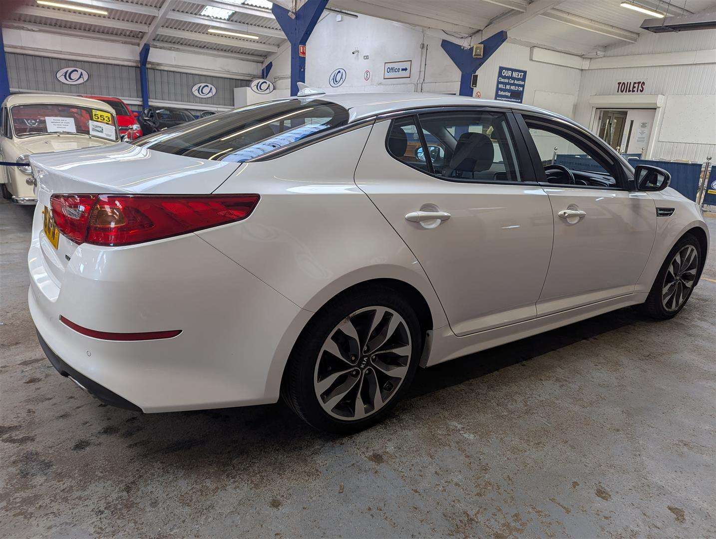 <p>2015 KIA OPTIMA 2 CRDI AUTO</p>