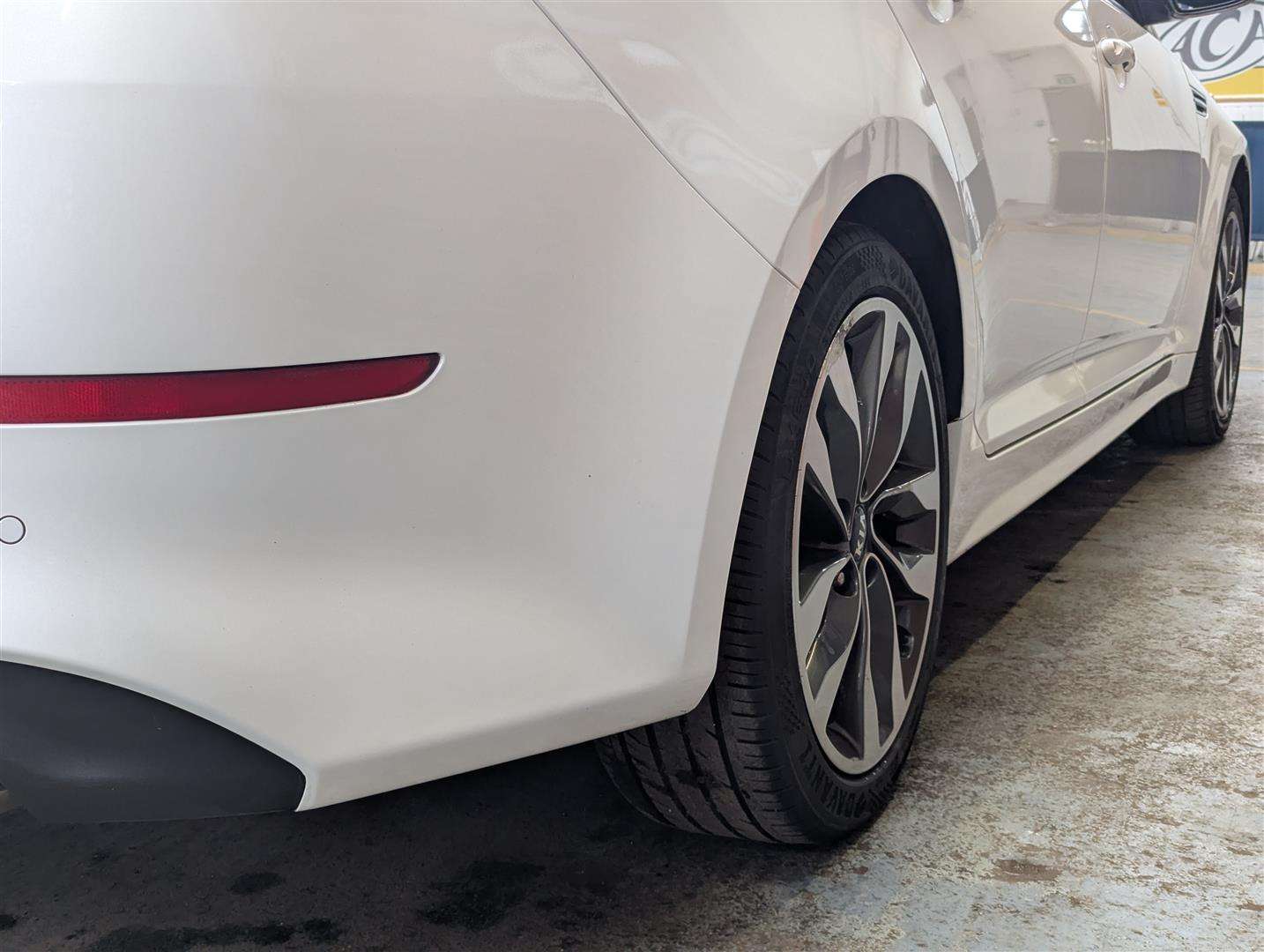 <p>2015 KIA OPTIMA 2 CRDI AUTO</p>