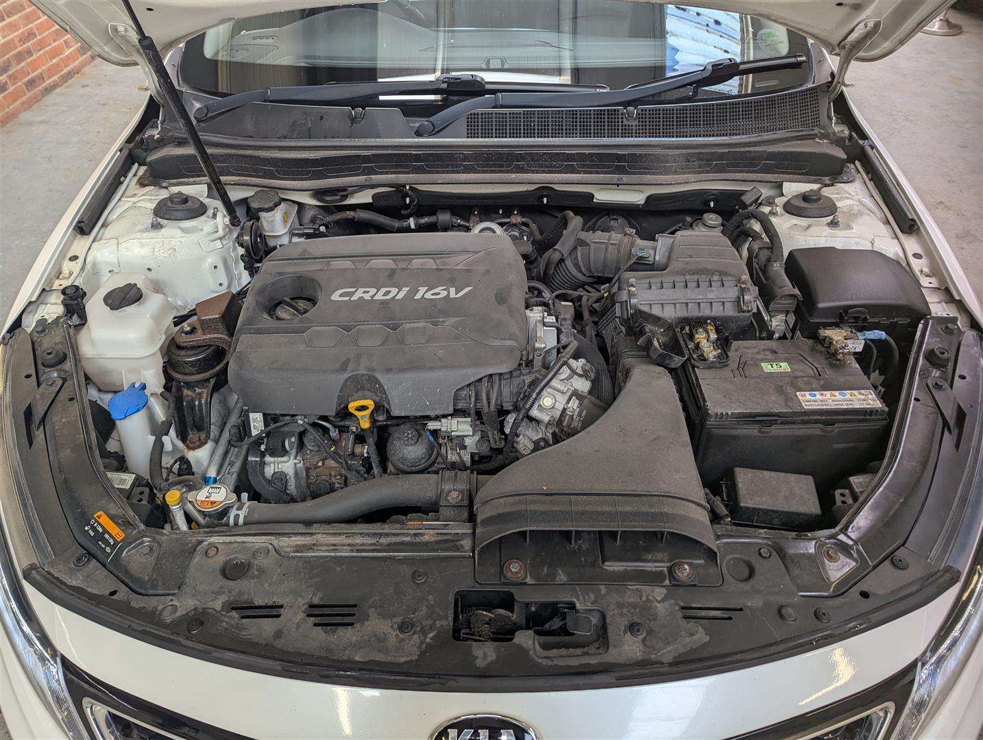 <p>2015 KIA OPTIMA 2 CRDI AUTO</p>