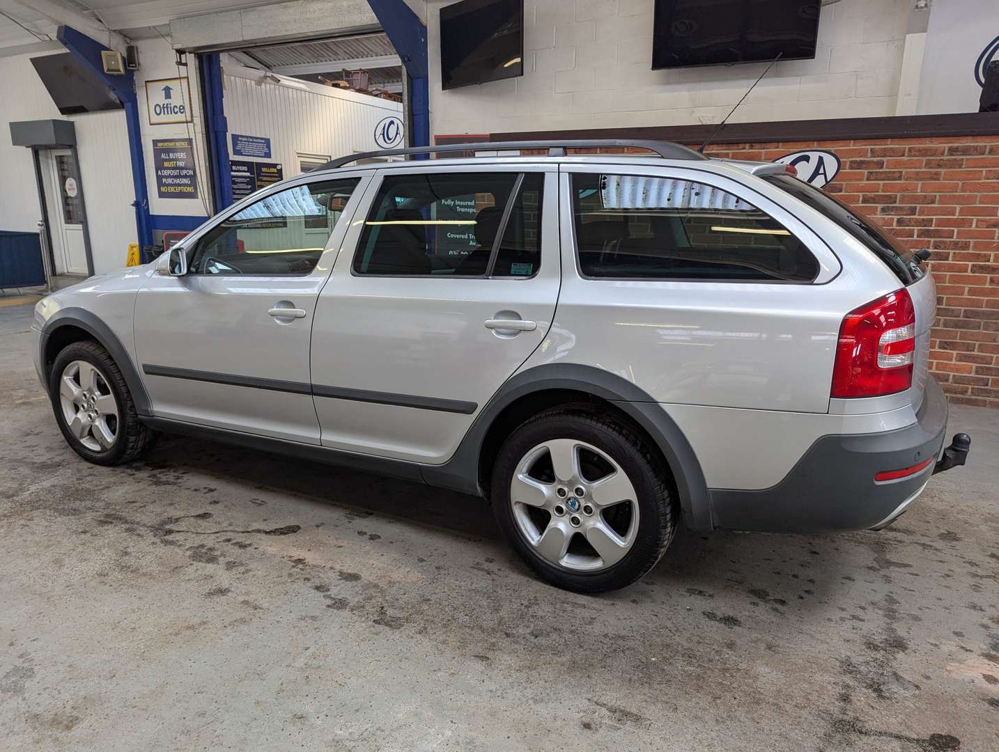 <p>2008 SKODA OCTAVIA SCOUT TDI</p>