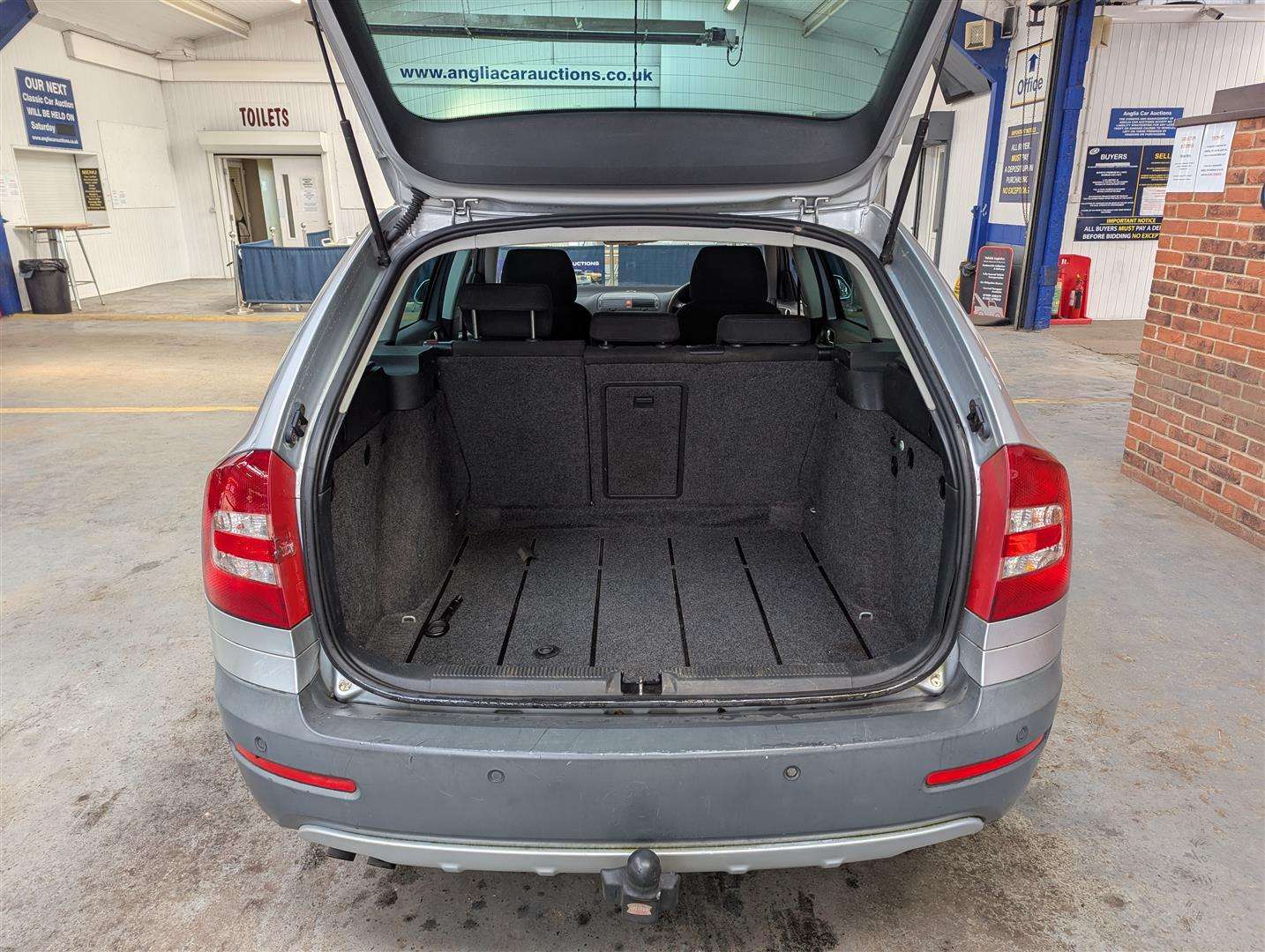 <p>2008 SKODA OCTAVIA SCOUT TDI</p>