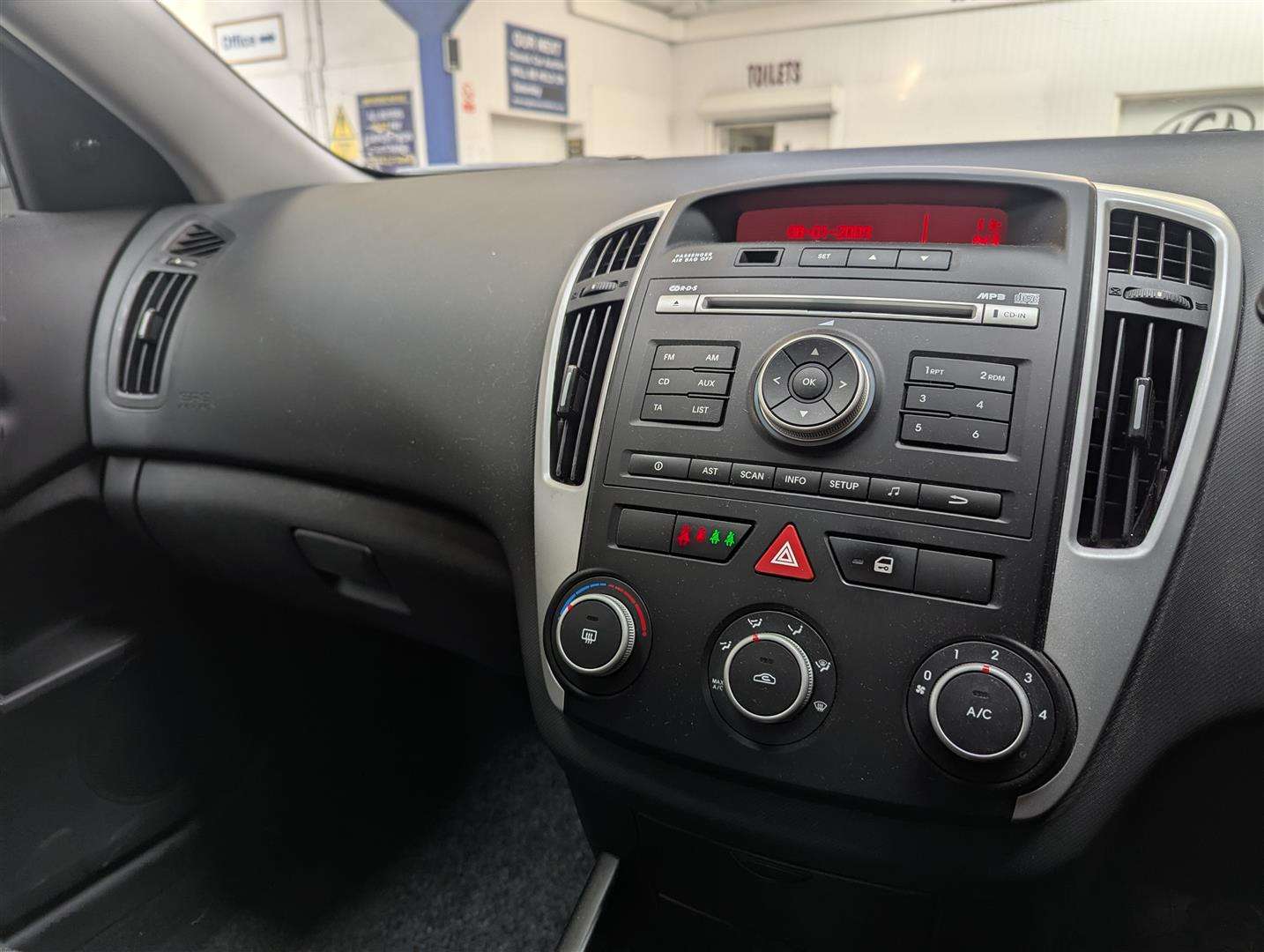 <p>2010 KIA CEED 1 AUTO</p>