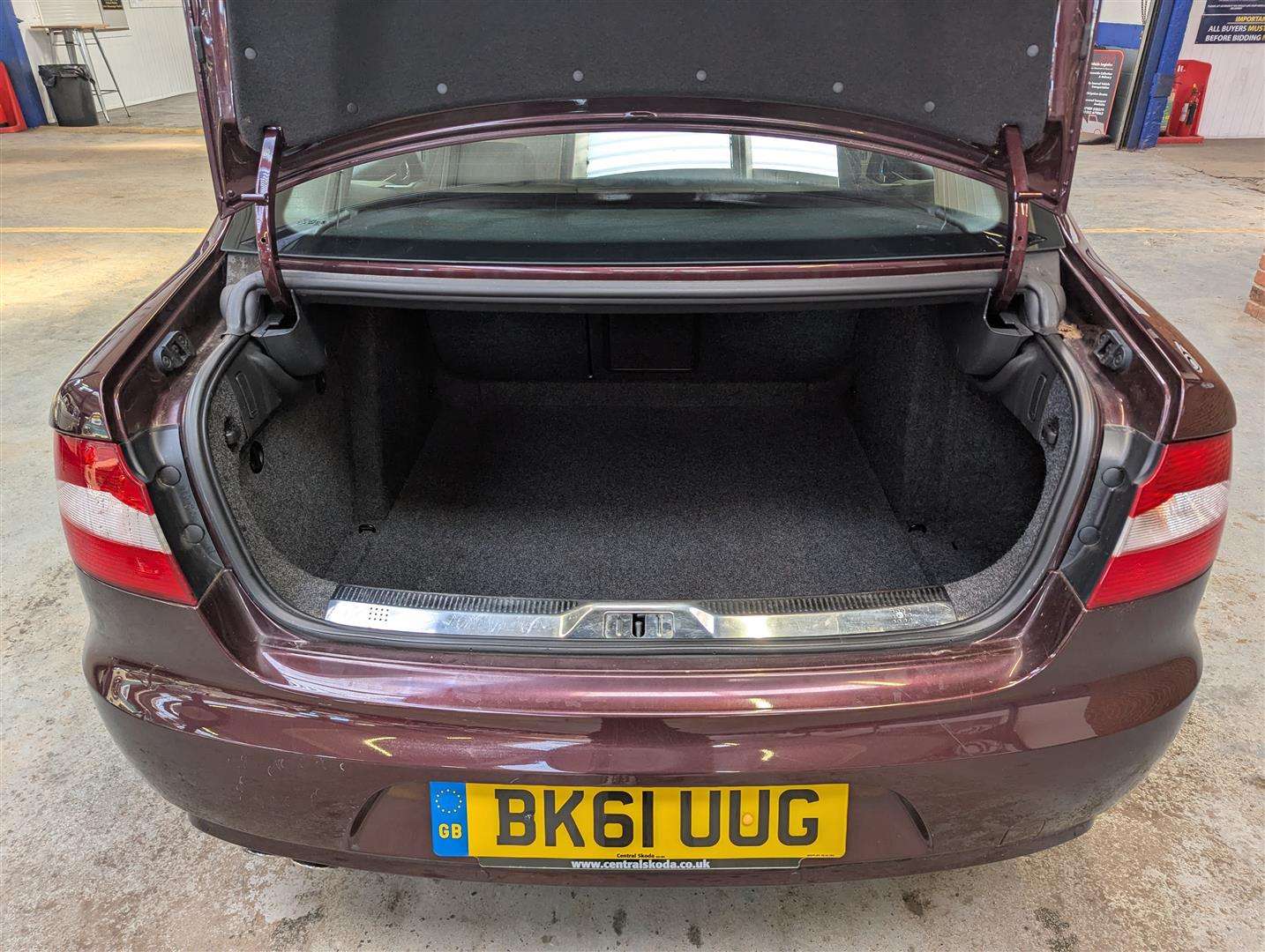 <p>2011 SKODA SUPERB ELEGANCE TSI AUTO</p>