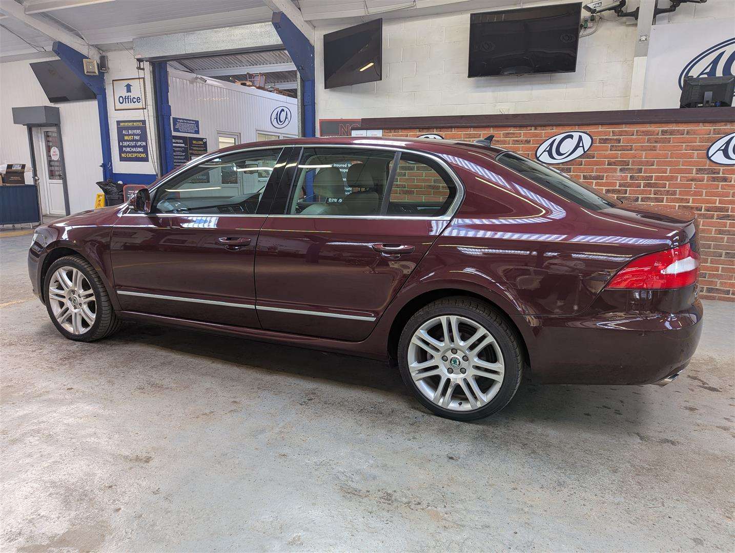 <p>2011 SKODA SUPERB ELEGANCE TSI AUTO</p>