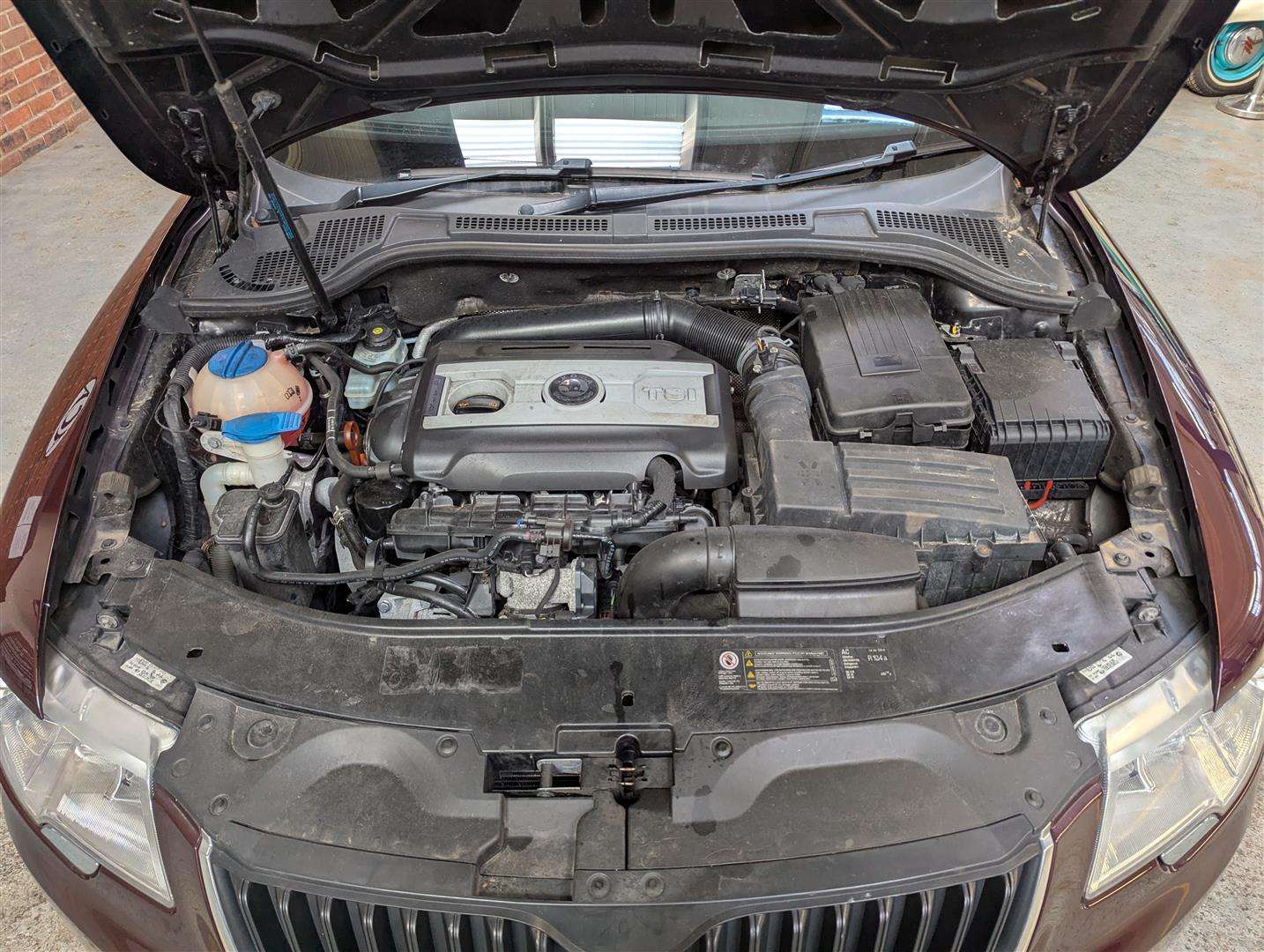 <p>2011 SKODA SUPERB ELEGANCE TSI AUTO</p>