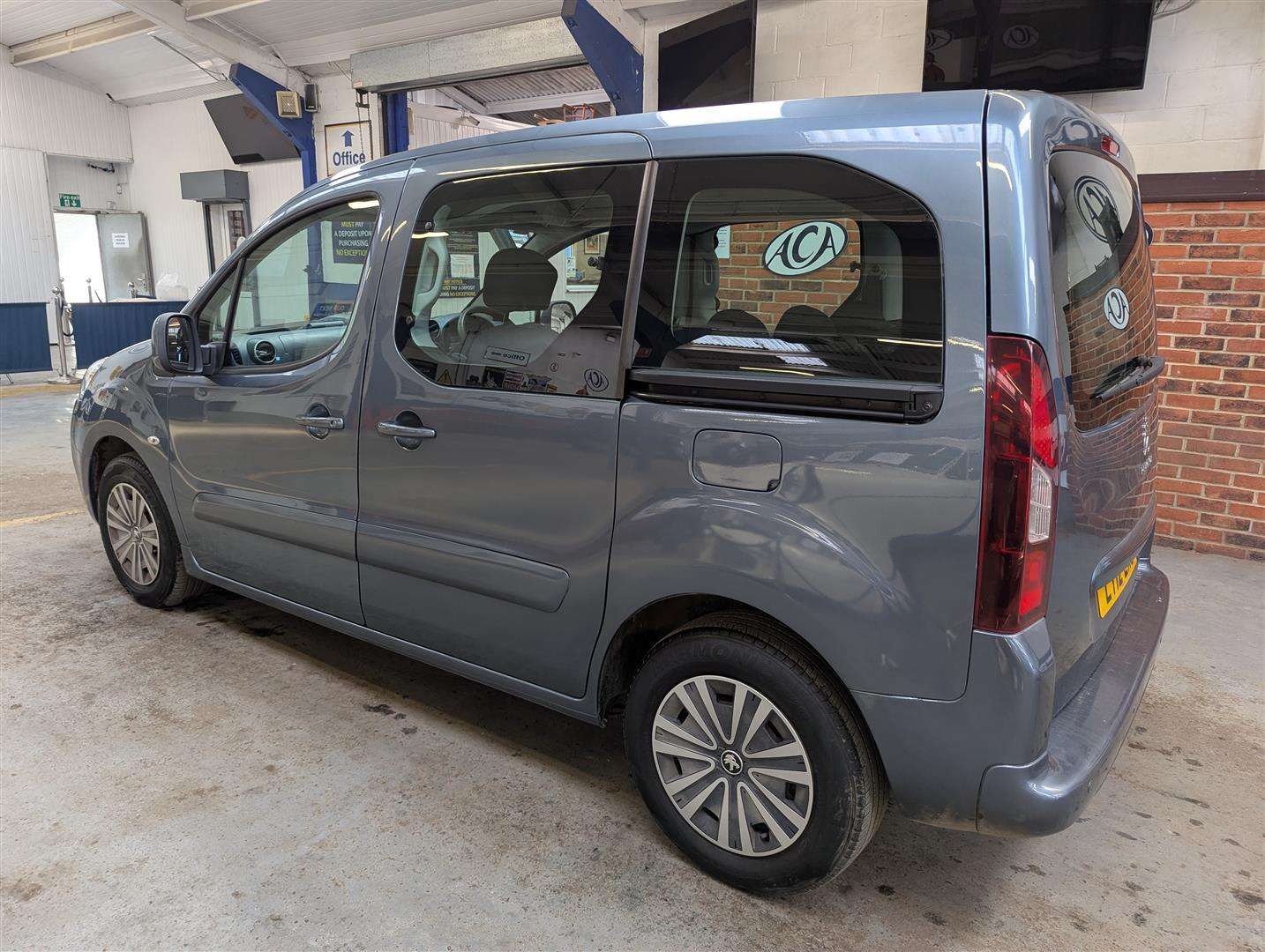 <p>2012 PEUGEOT PARTNER TEPEE S E-HDI S-A</p>