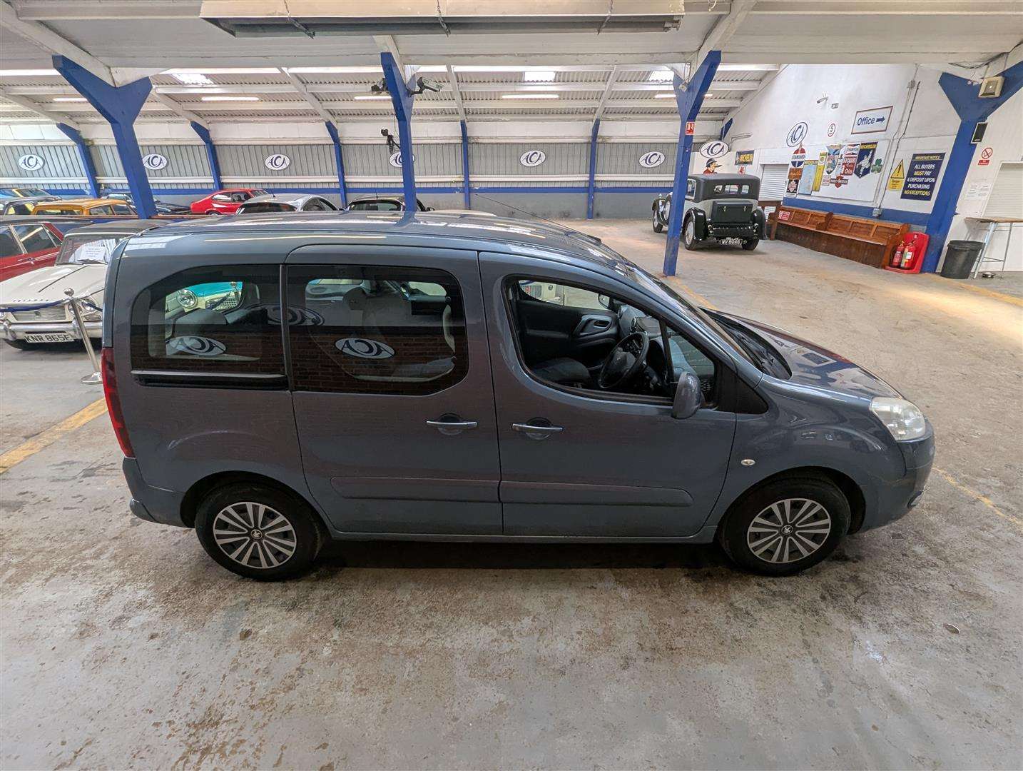 <p>2012 PEUGEOT PARTNER TEPEE S E-HDI S-A</p>