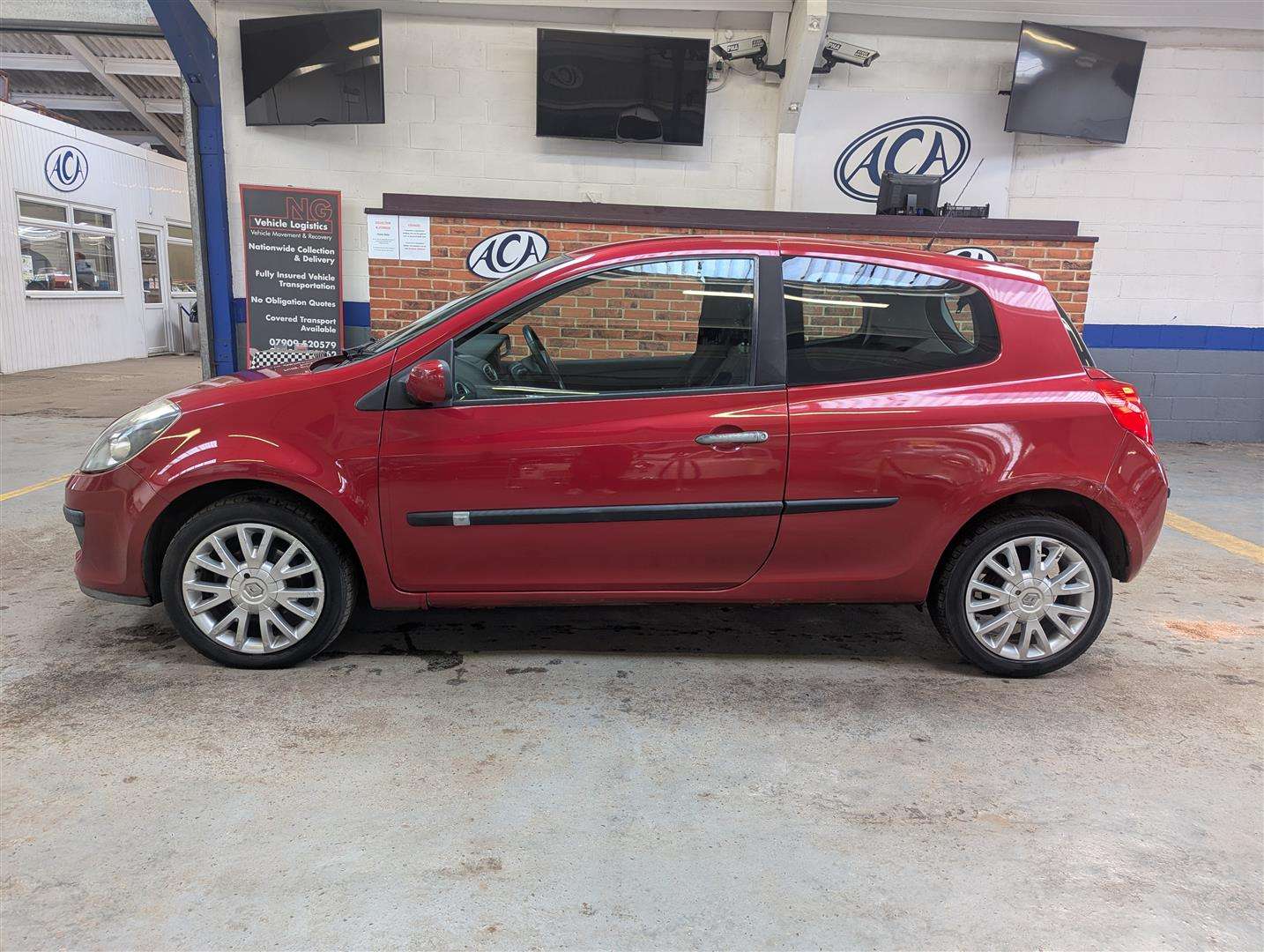 <p>2009 RENAULT CLIO DYNAMIQUE 16V</p>