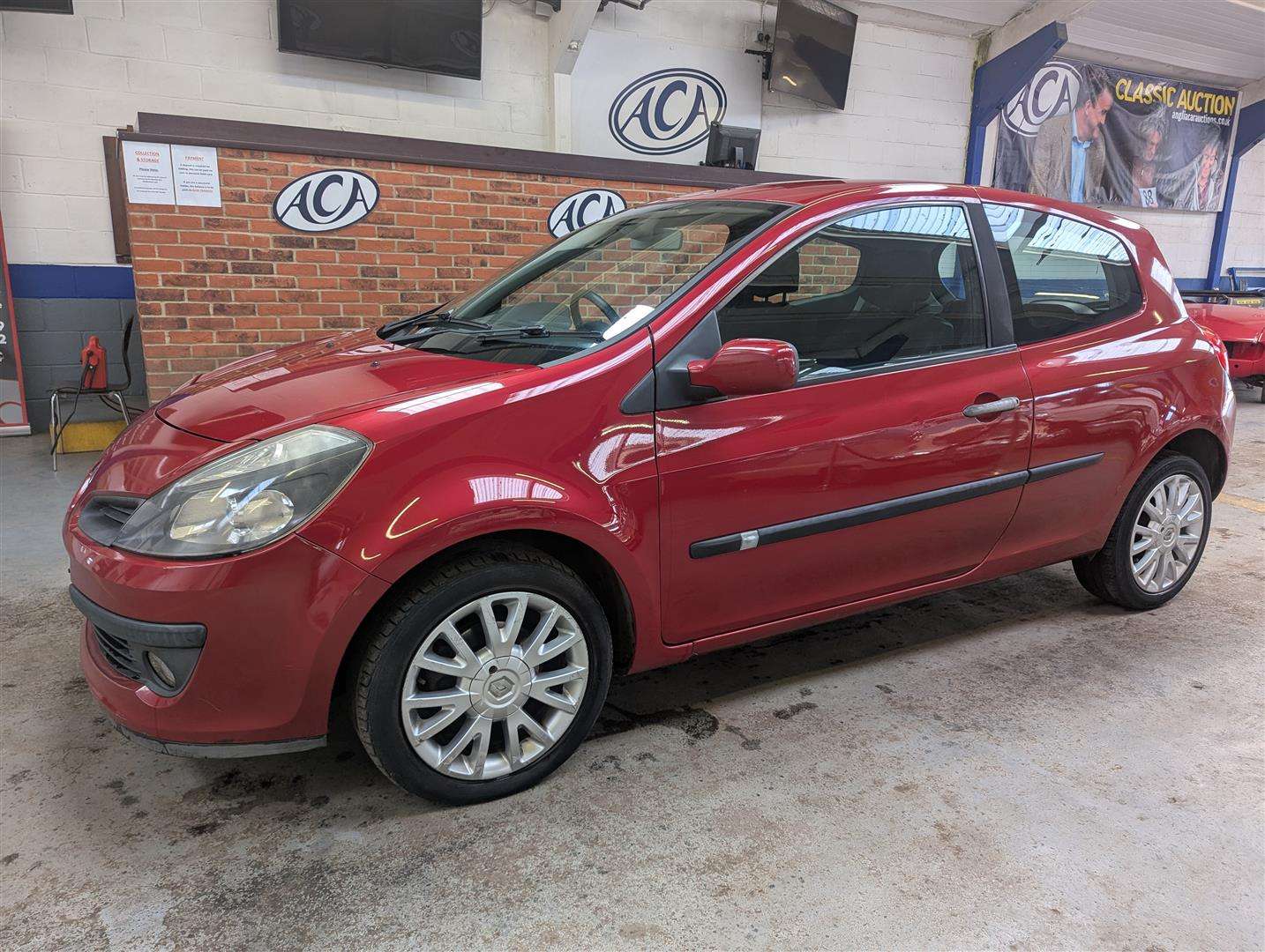 <p>2009 RENAULT CLIO DYNAMIQUE 16V</p>