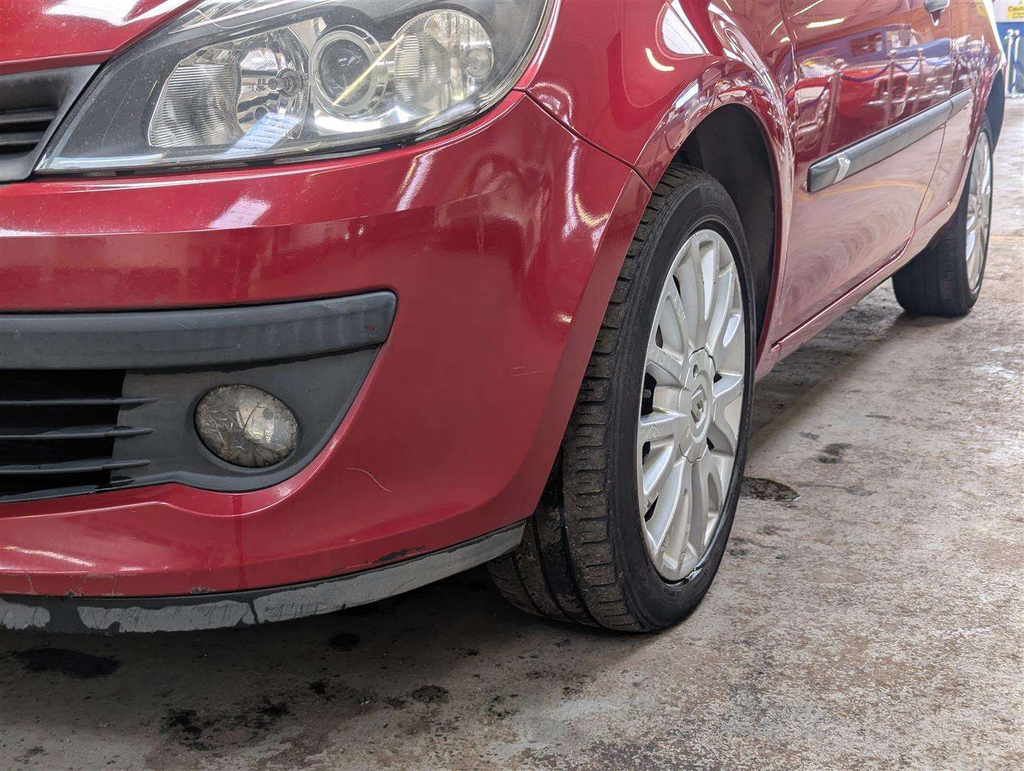 <p>2009 RENAULT CLIO DYNAMIQUE 16V</p>
