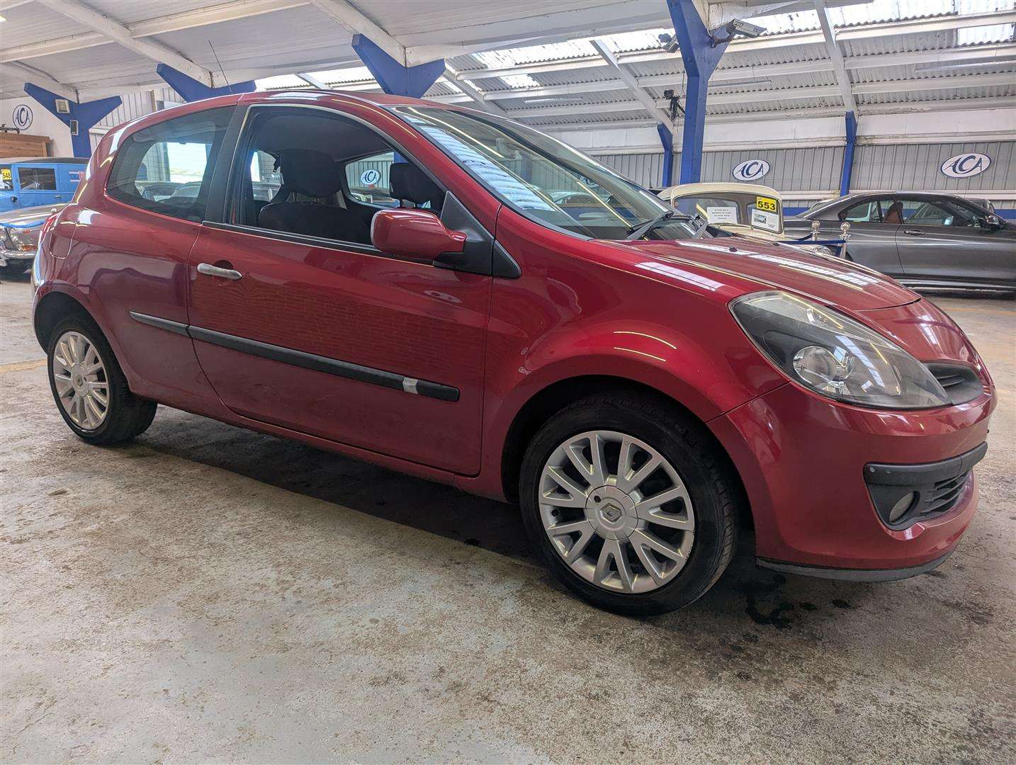 <p>2009 RENAULT CLIO DYNAMIQUE 16V</p>
