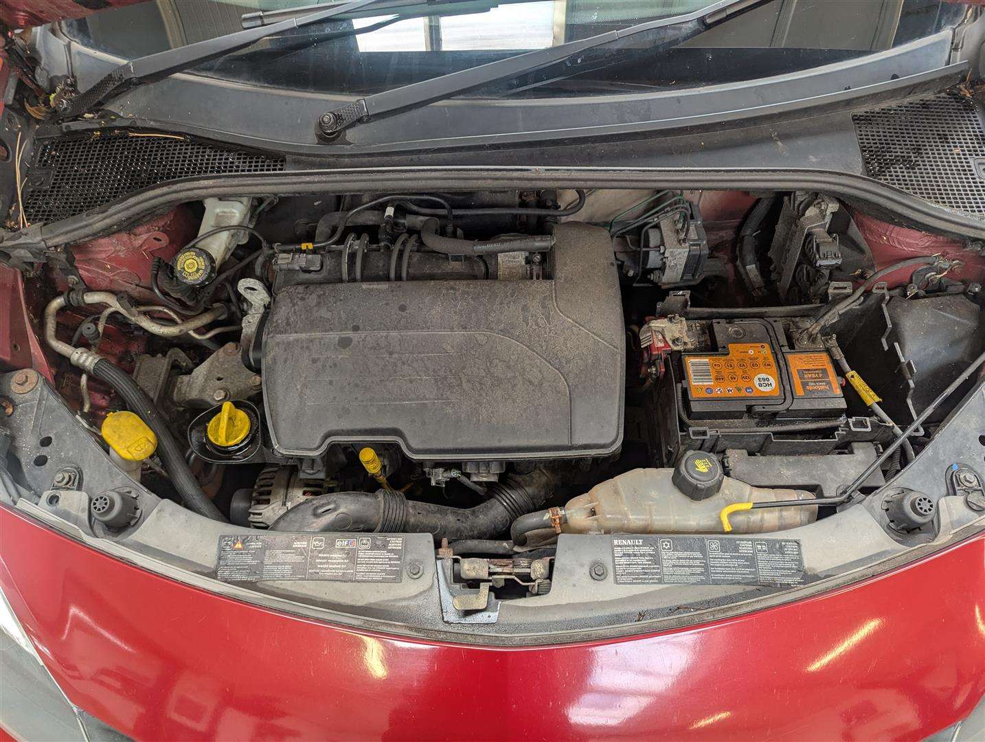 <p>2009 RENAULT CLIO DYNAMIQUE 16V</p>
