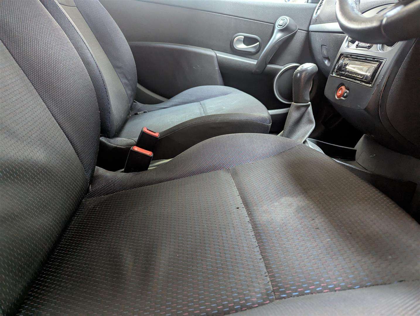 <p>2009 RENAULT CLIO DYNAMIQUE 16V</p>
