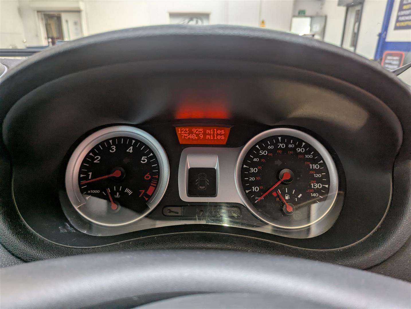 <p>2009 RENAULT CLIO DYNAMIQUE 16V</p>