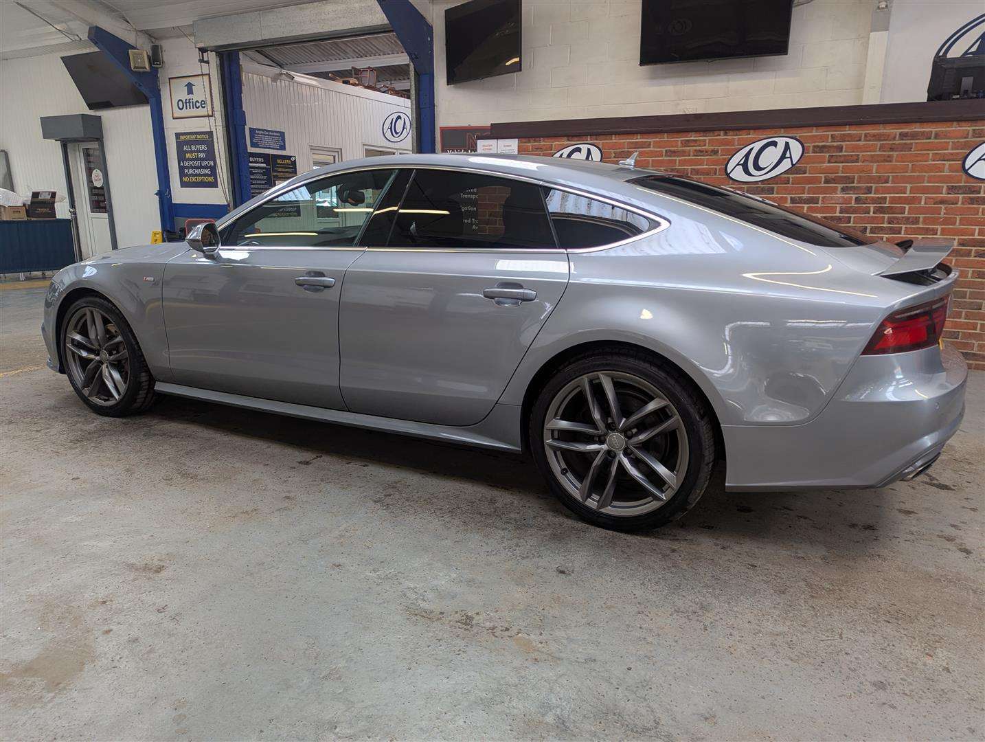 <p>2015 AUDI A7 S LINE TDI QUATTRO S-A</p>