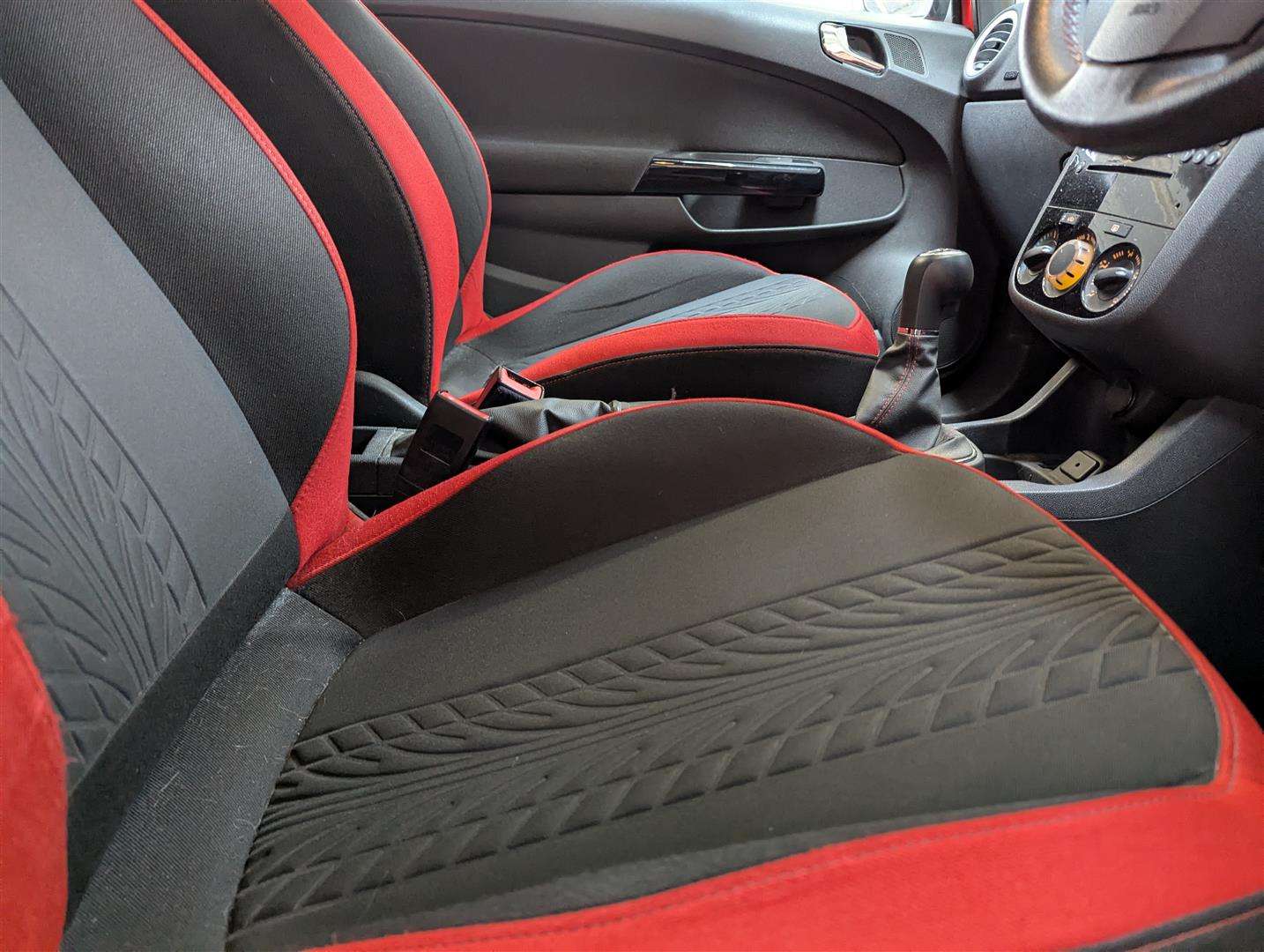 <p>2011 VAUXHALL CORSA SRI</p>