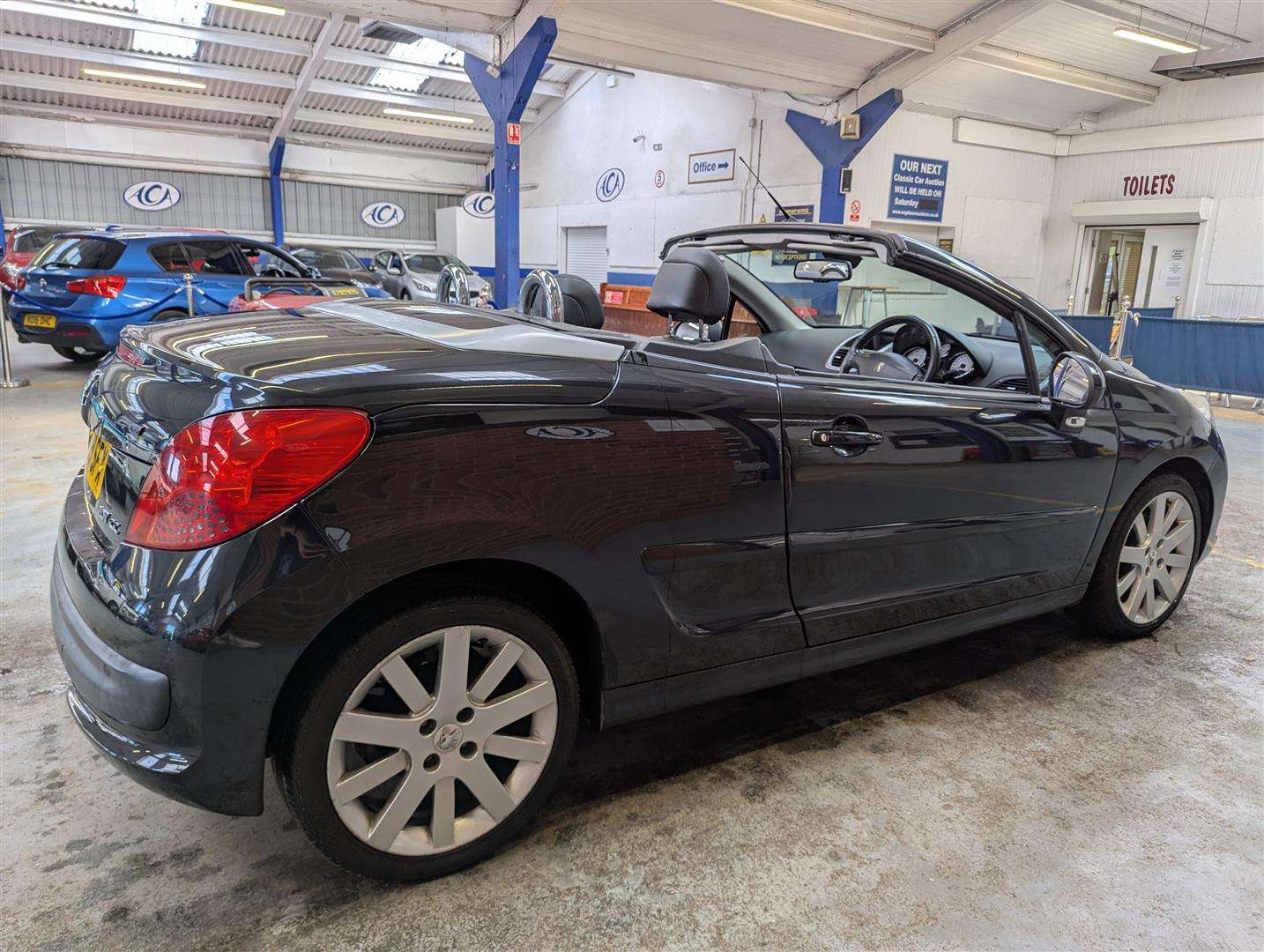 <p>2009 PEUGEOT 207 GT CC</p>