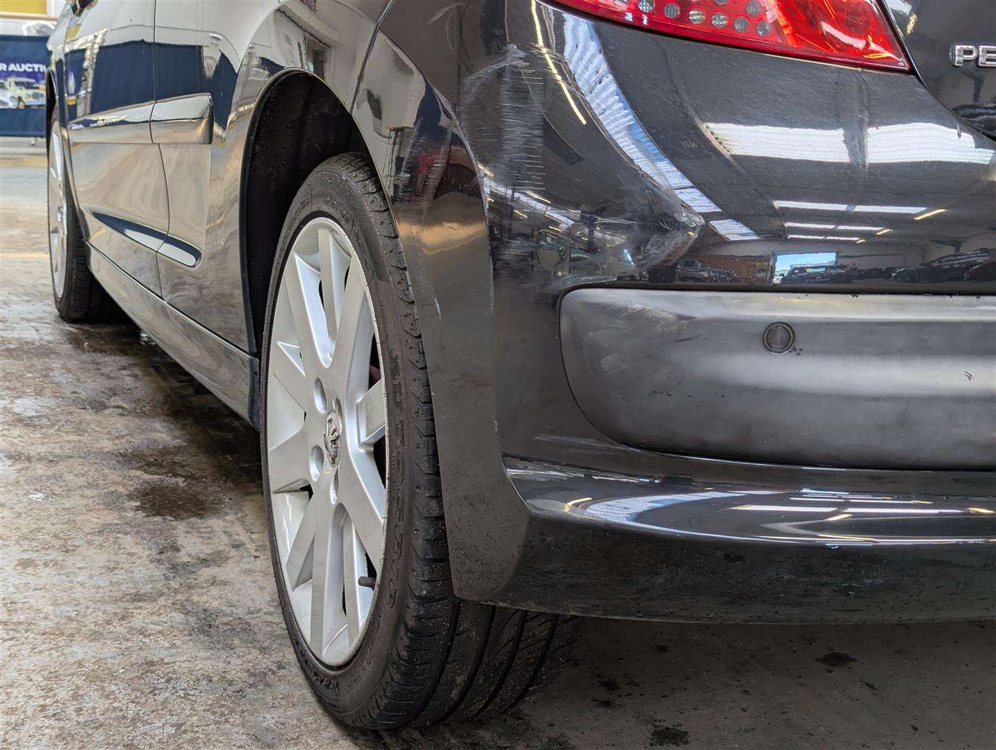 <p>2009 PEUGEOT 207 GT CC</p>