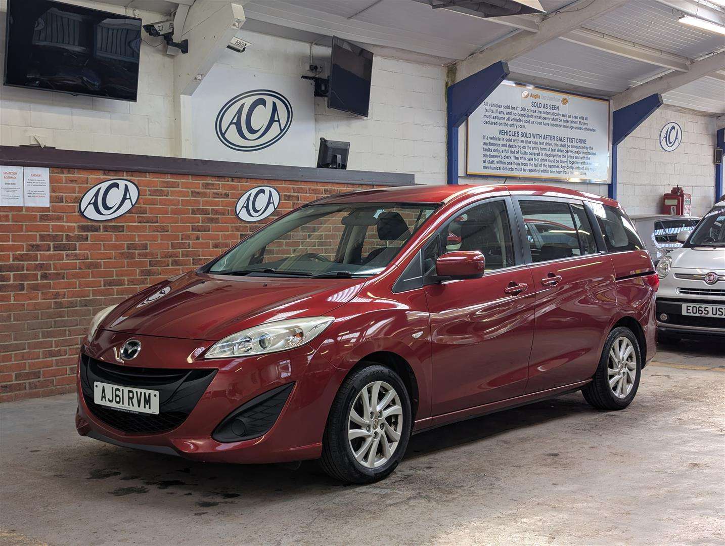 <p>2011 MAZDA 5 TS</p>