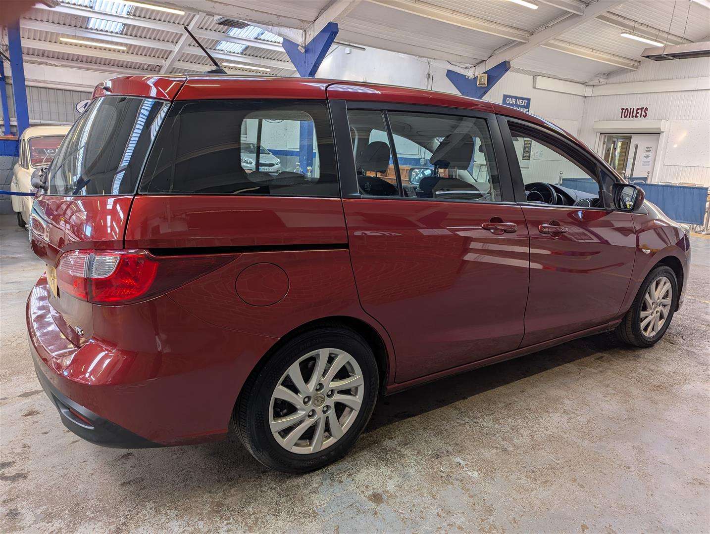 <p>2011 MAZDA 5 TS</p>