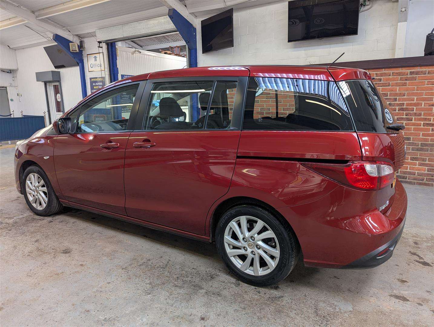 <p>2011 MAZDA 5 TS</p>