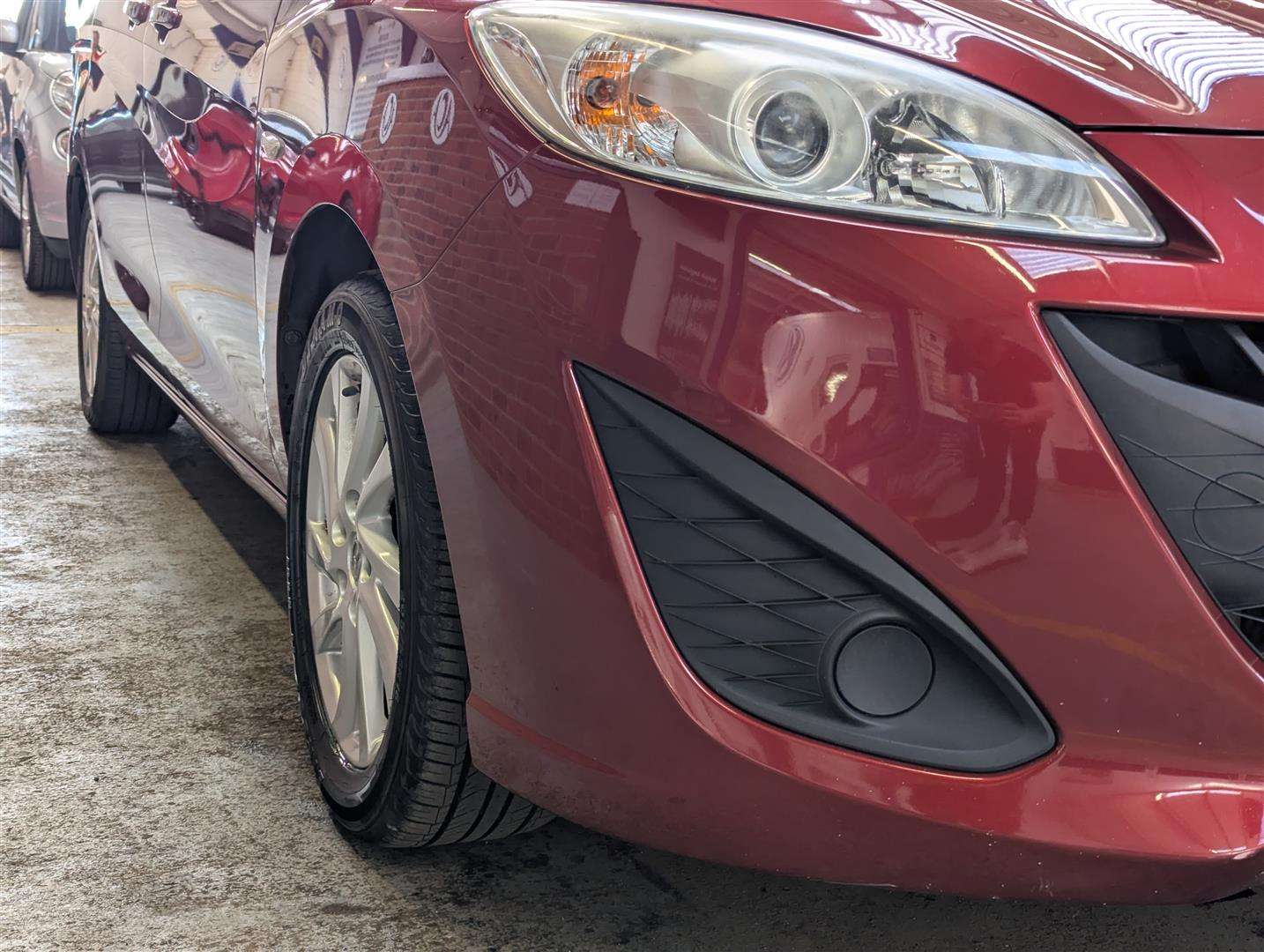 <p>2011 MAZDA 5 TS</p>