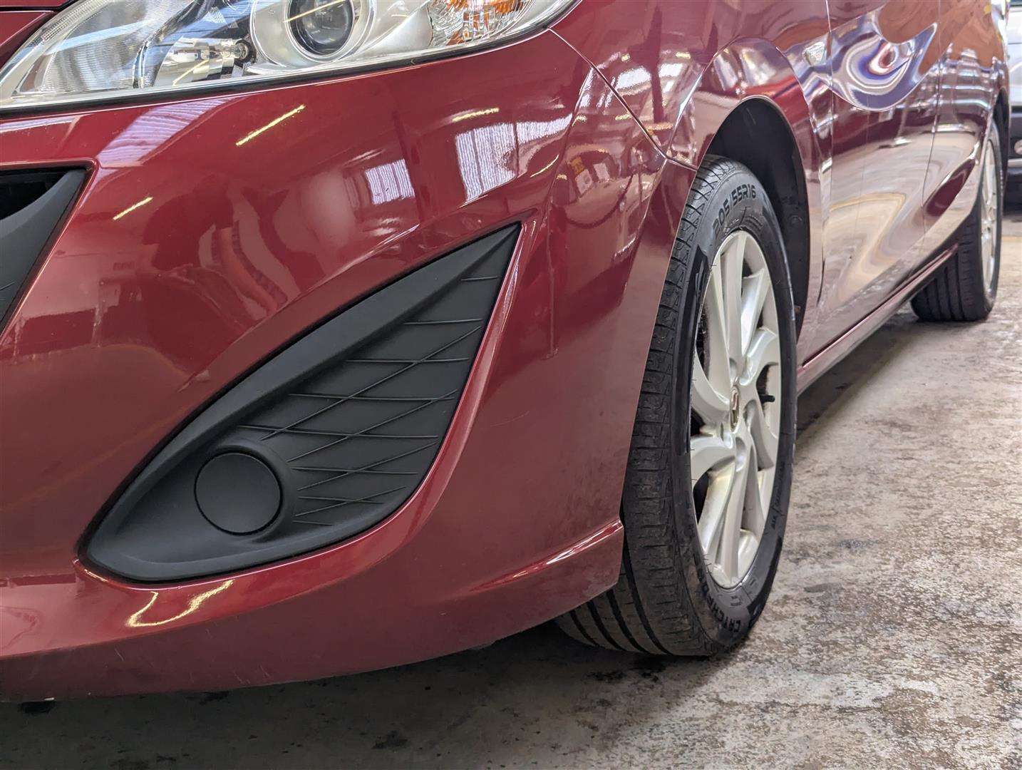 <p>2011 MAZDA 5 TS</p>