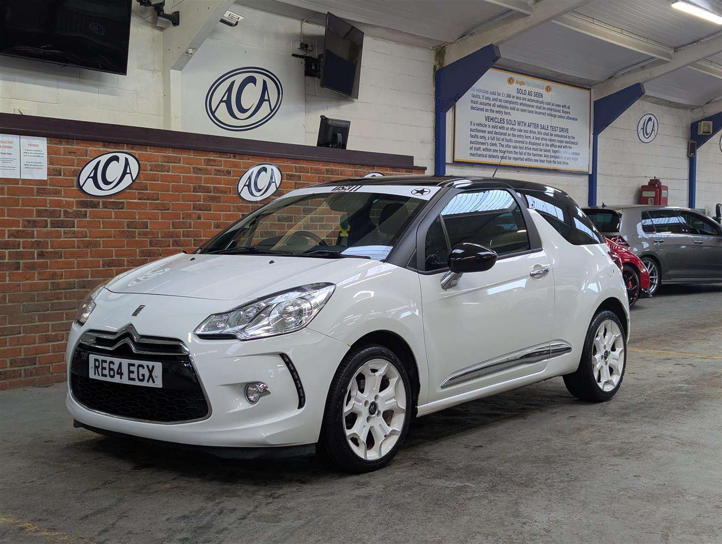 <p>2014 CITROEN DS3 DSTYLE + E-HDI</p>