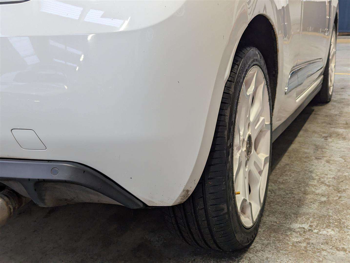 <p>2014 CITROEN DS3 DSTYLE + E-HDI</p>