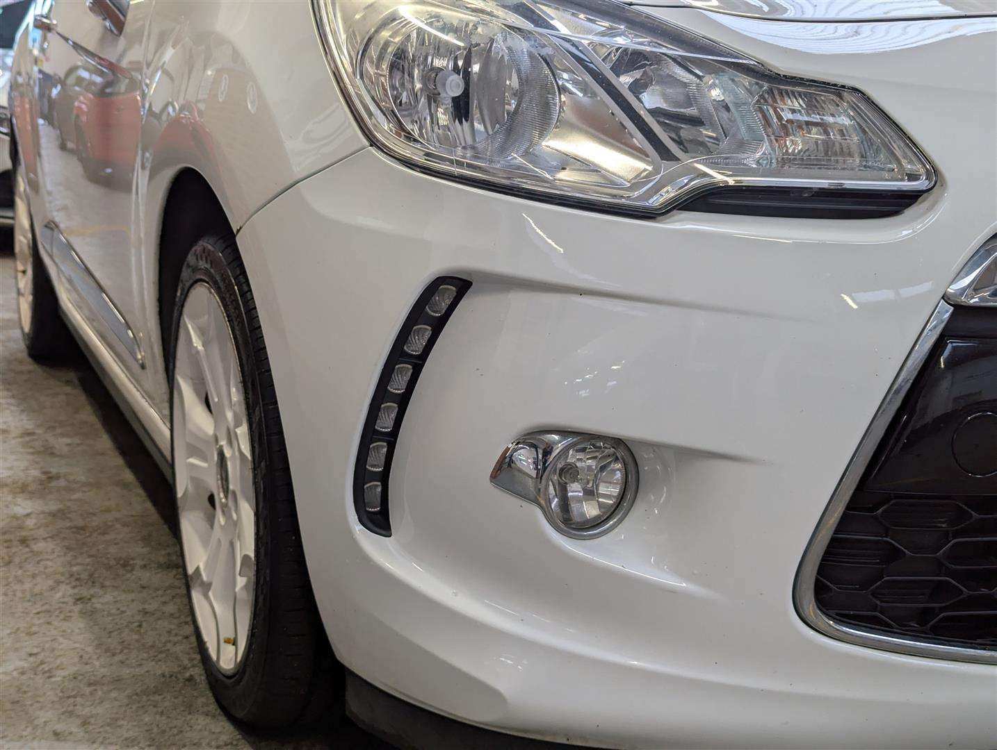 <p>2014 CITROEN DS3 DSTYLE + E-HDI</p>