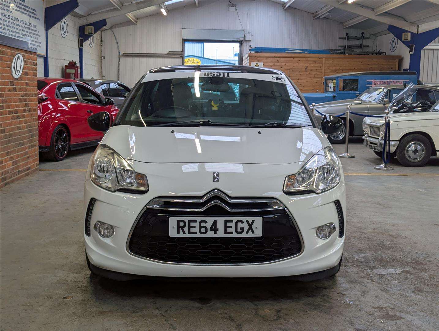 <p>2014 CITROEN DS3 DSTYLE + E-HDI</p>