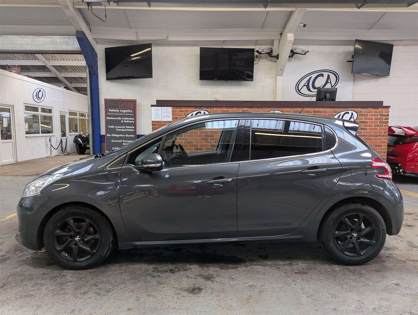 <p>2013 PEUGEOT 208 ALLURE E-HDI S-A</p>