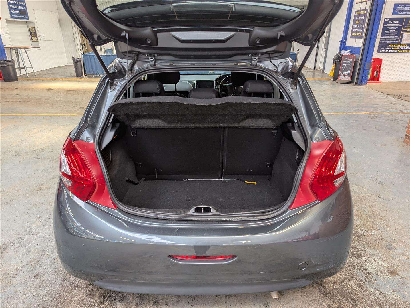 <p>2013 PEUGEOT 208 ALLURE E-HDI S-A</p>
