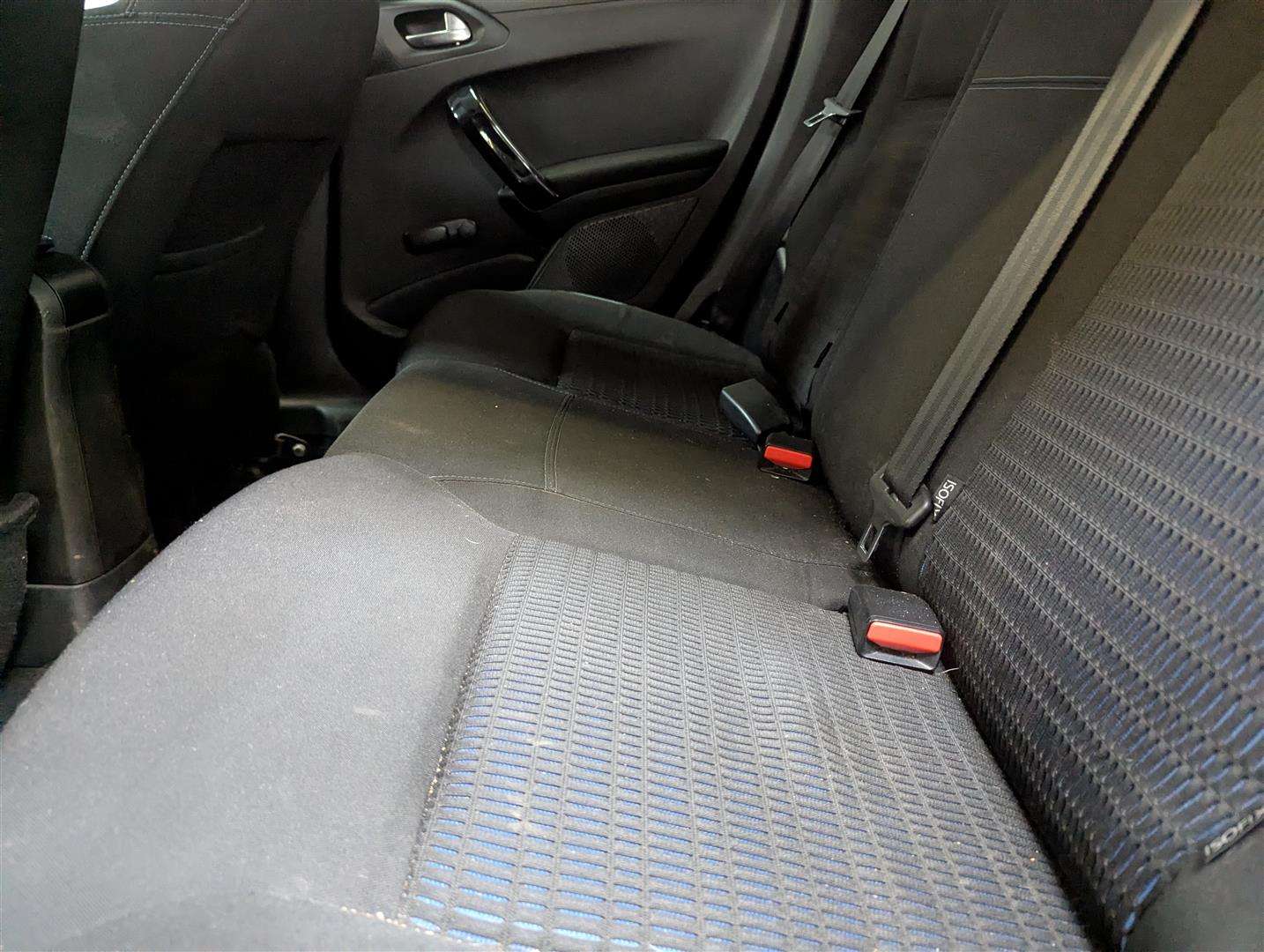 <p>2013 PEUGEOT 208 ALLURE E-HDI S-A</p>