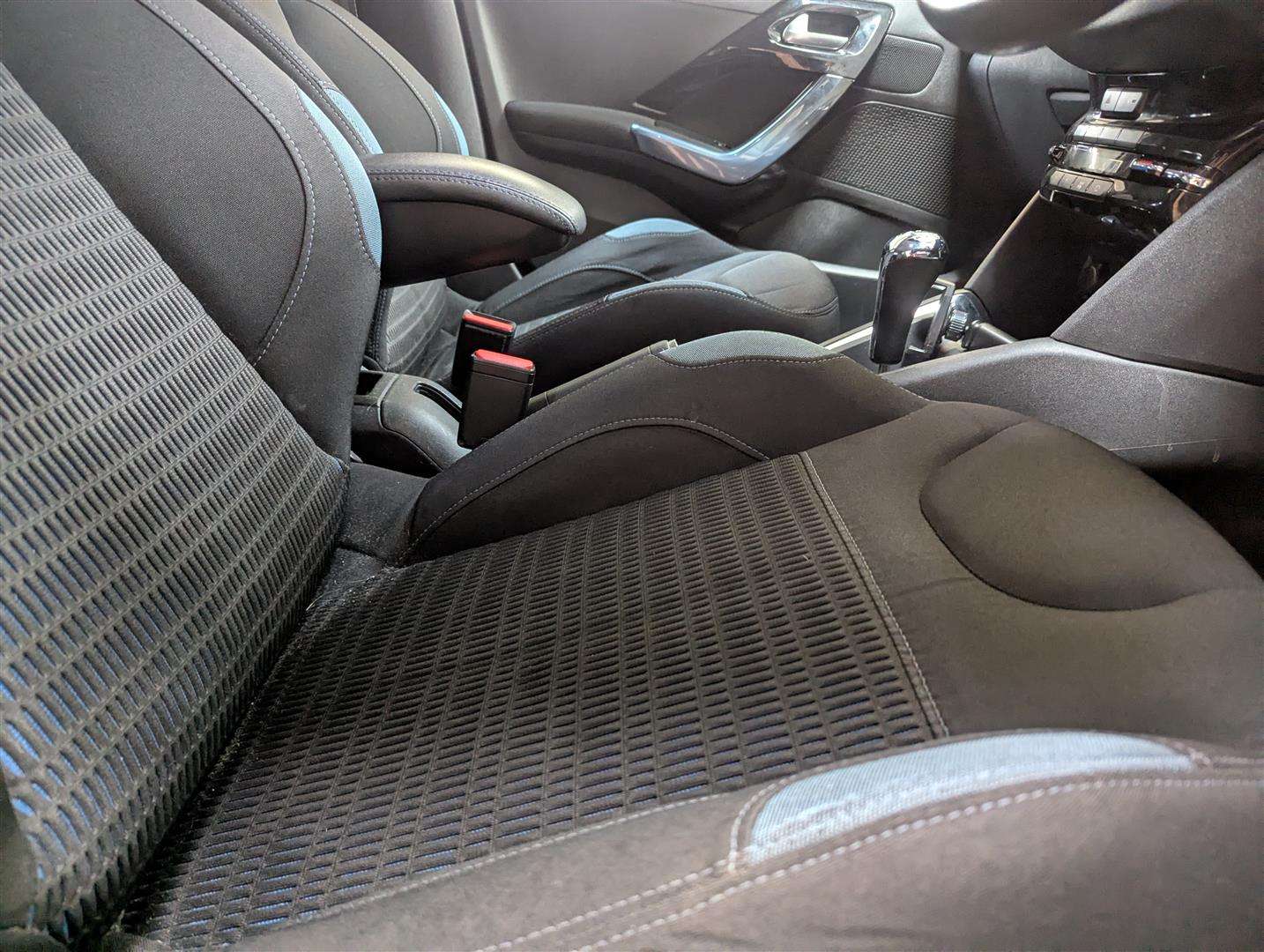 <p>2013 PEUGEOT 208 ALLURE E-HDI S-A</p>