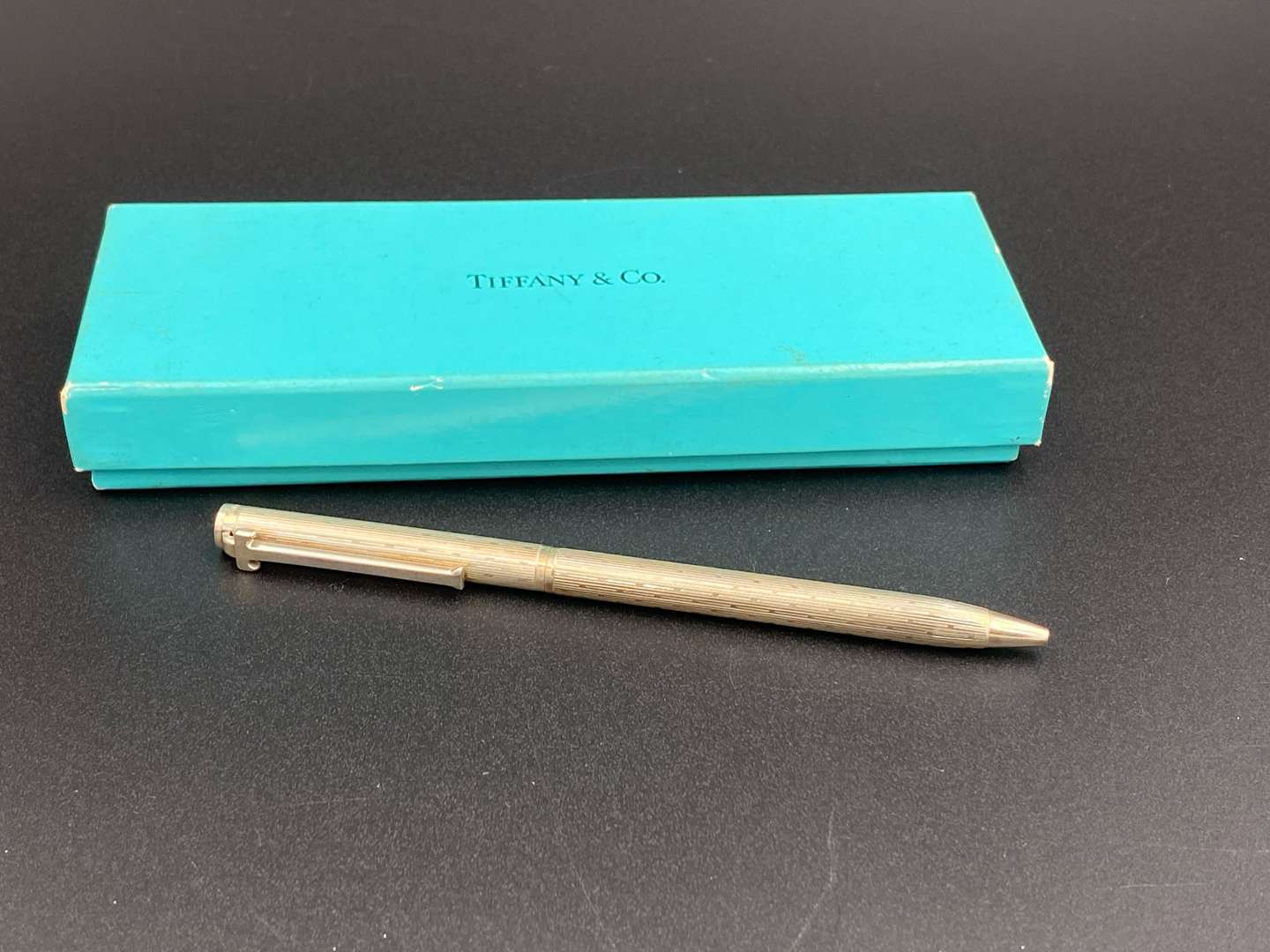 <p>TIFFANY & CO, .925 silver, T- ballpoint pen,&nbsp;</p>