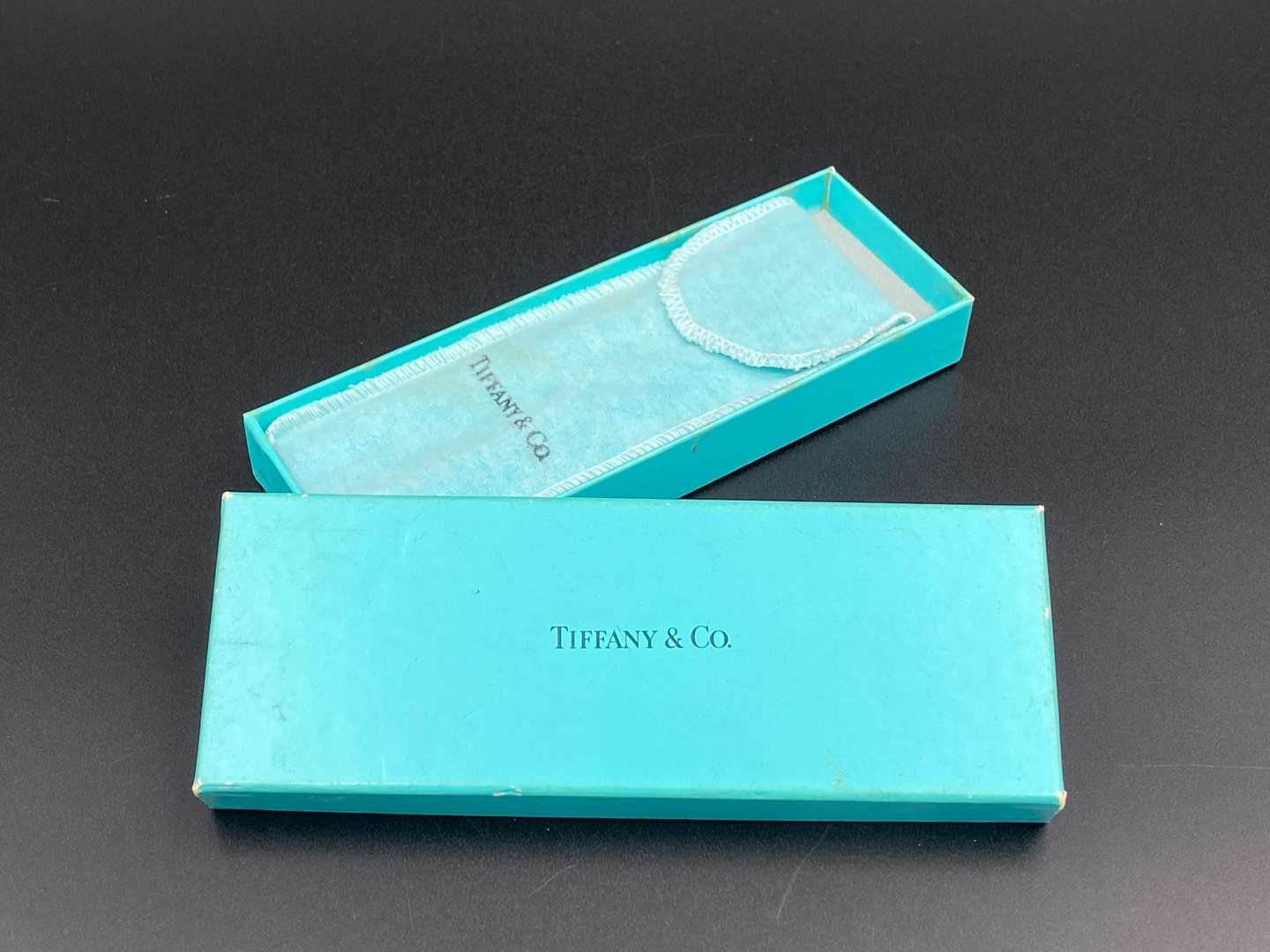 <p>TIFFANY & CO, .925 silver, T- ballpoint pen,&nbsp;</p>