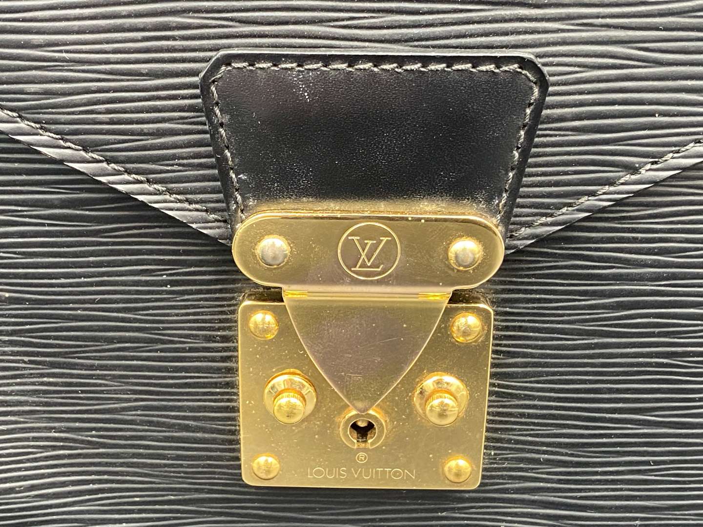 <p>LOUIS VUITTON, Serviet Conseie Epi, stitched black leather briefcase,</p>
