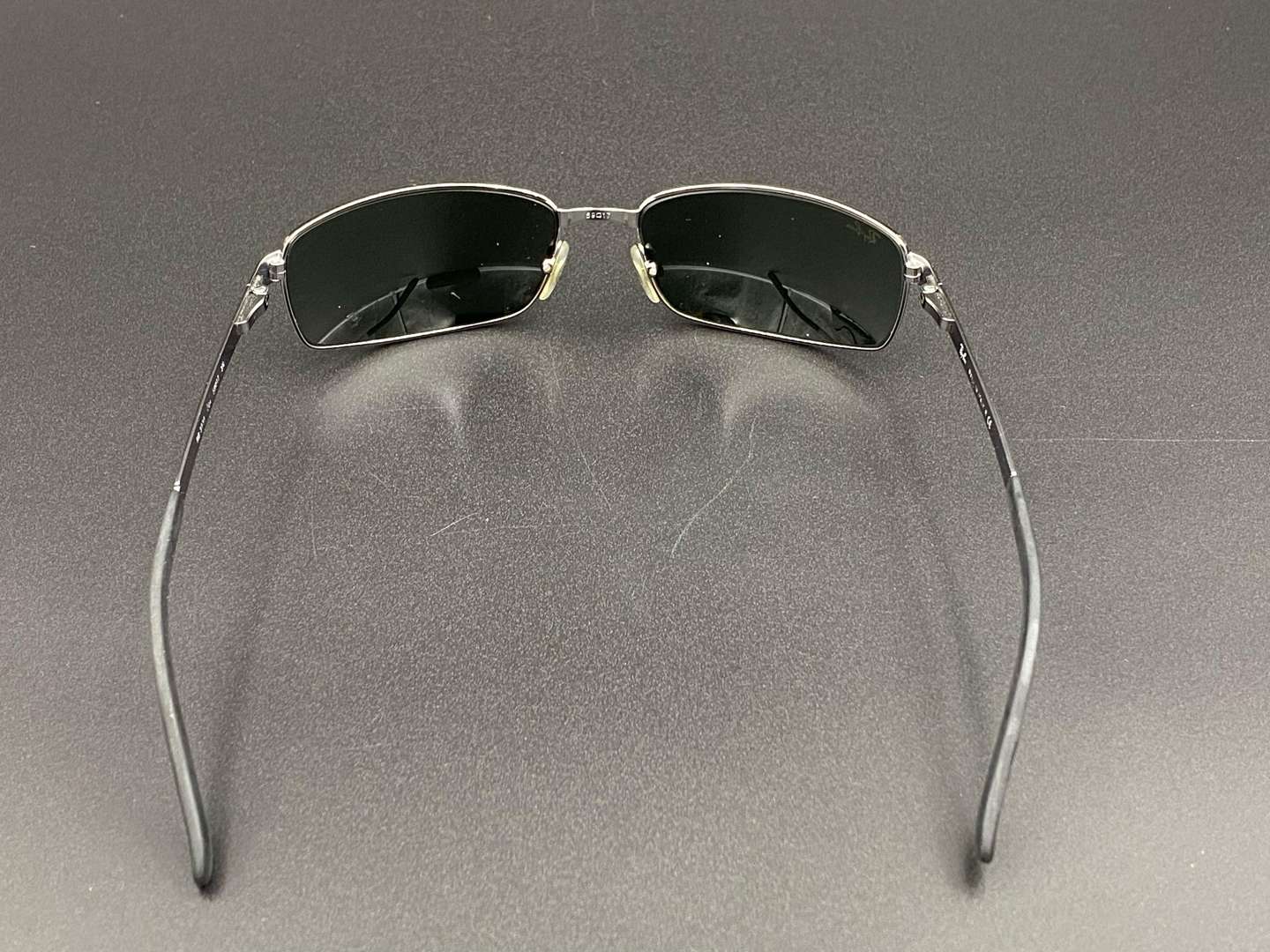 <p>RAY-BAN, POLISHED GREY DRIVING GLASSES, RB3134, 59/17,</p>