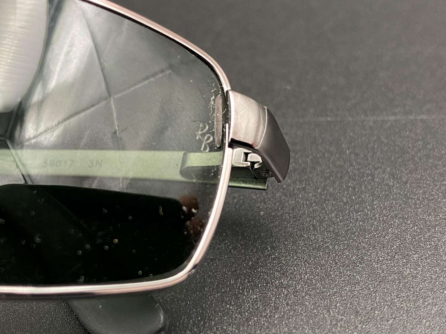 <p>RAY-BAN, POLISHED GREY DRIVING GLASSES, RB3134, 59/17,</p>