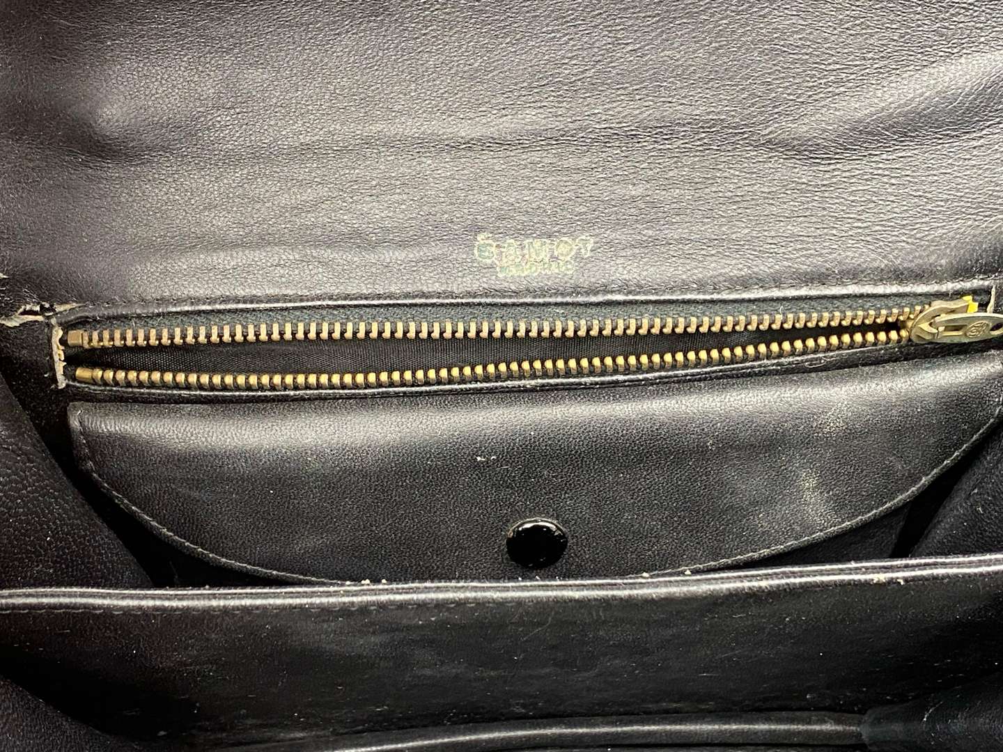 <p>GUCCI AND SAMOT, two various vintage hand bags.</p>