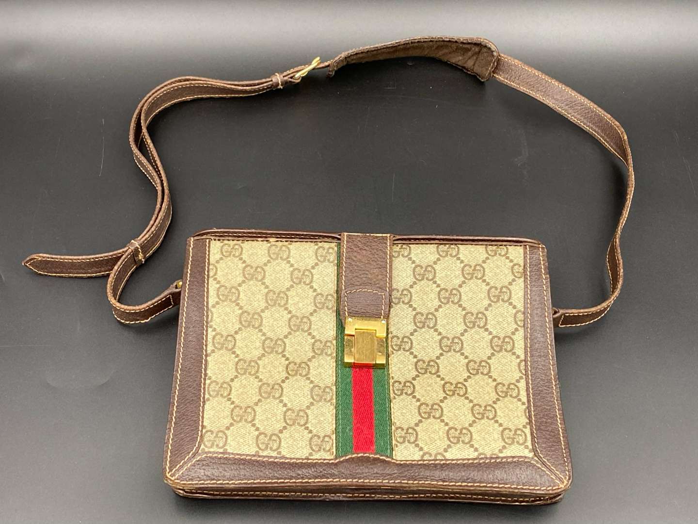 <p>GUCCI AND SAMOT, two various vintage hand bags.</p>