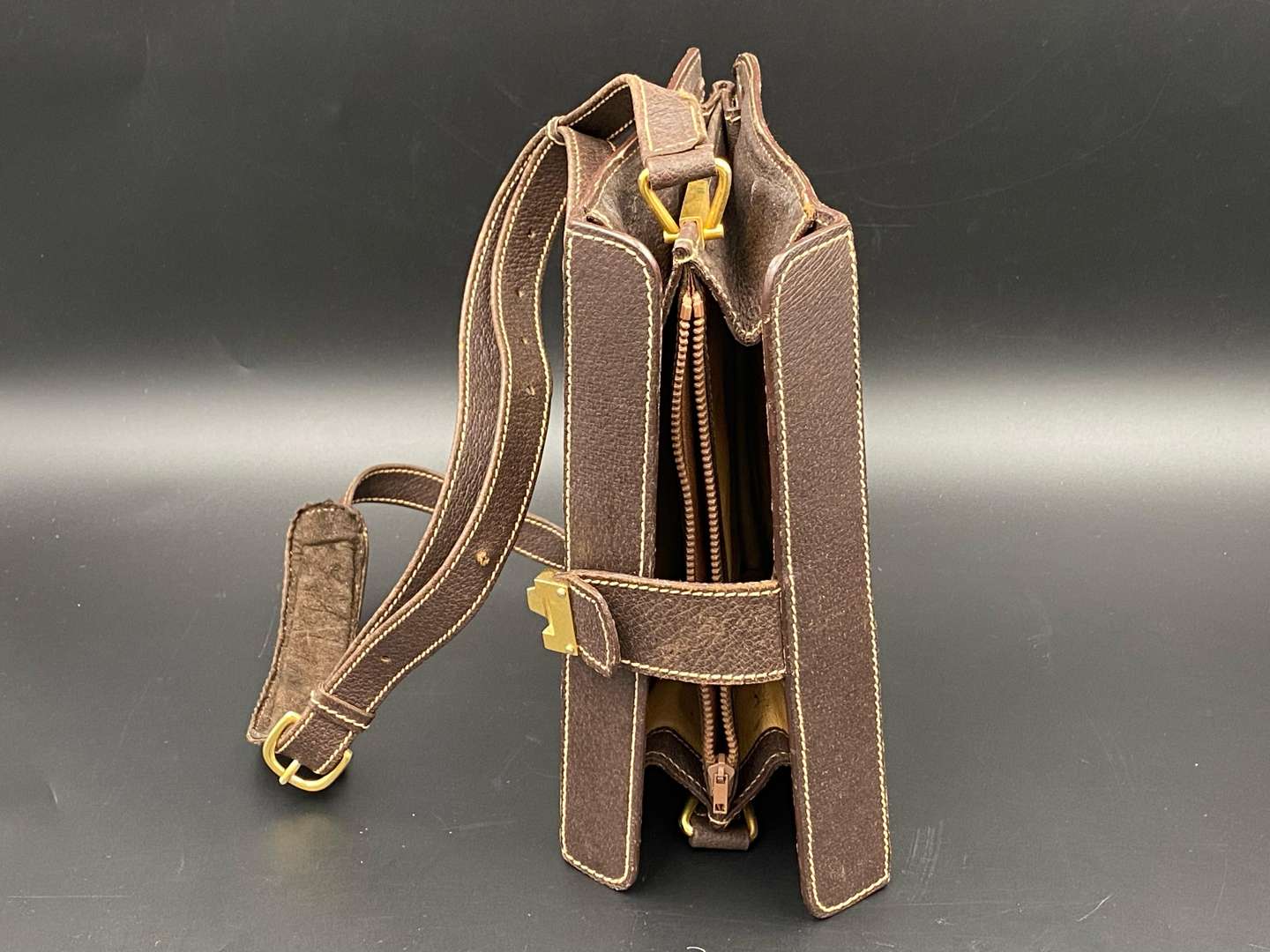<p>GUCCI AND SAMOT, two various vintage hand bags.</p>