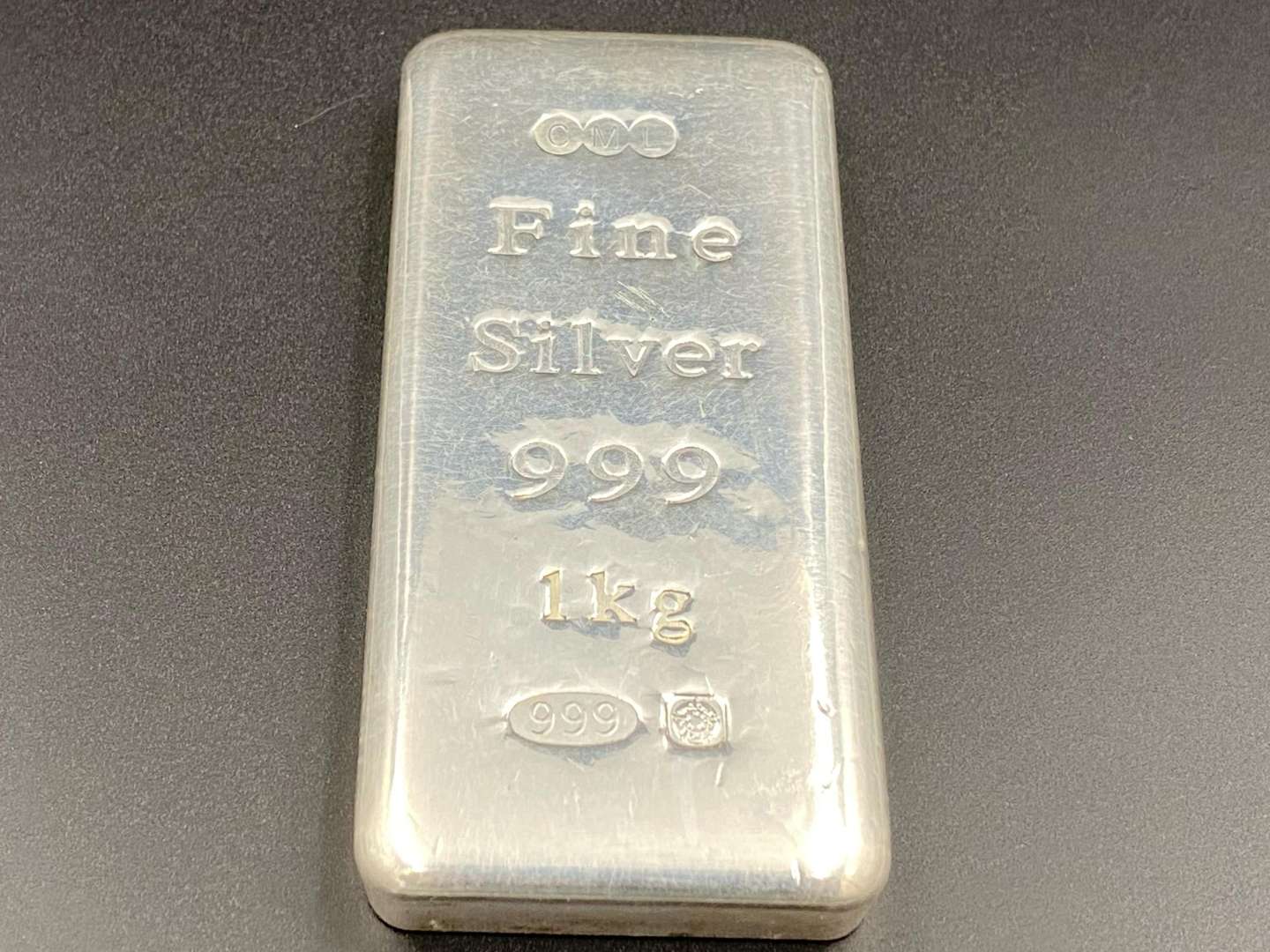 <p>FINE SILVER, &nbsp;999/1000, 1kg Bullion Ingot.</p>