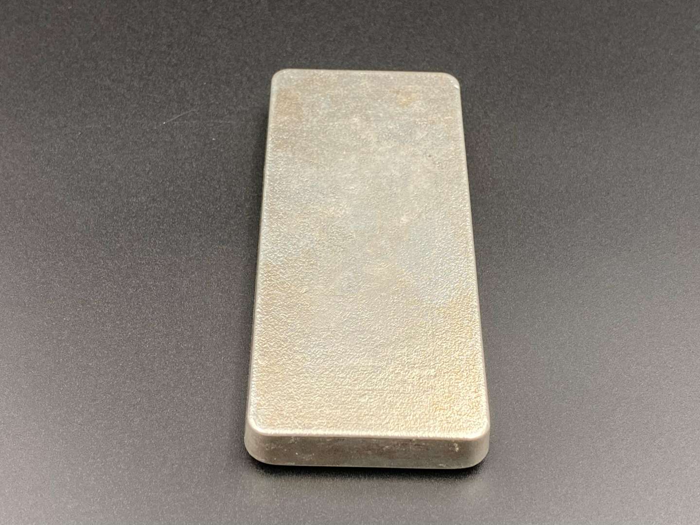 <p>FINE SILVER, &nbsp;999/1000, 1kg Bullion Ingot.</p>
