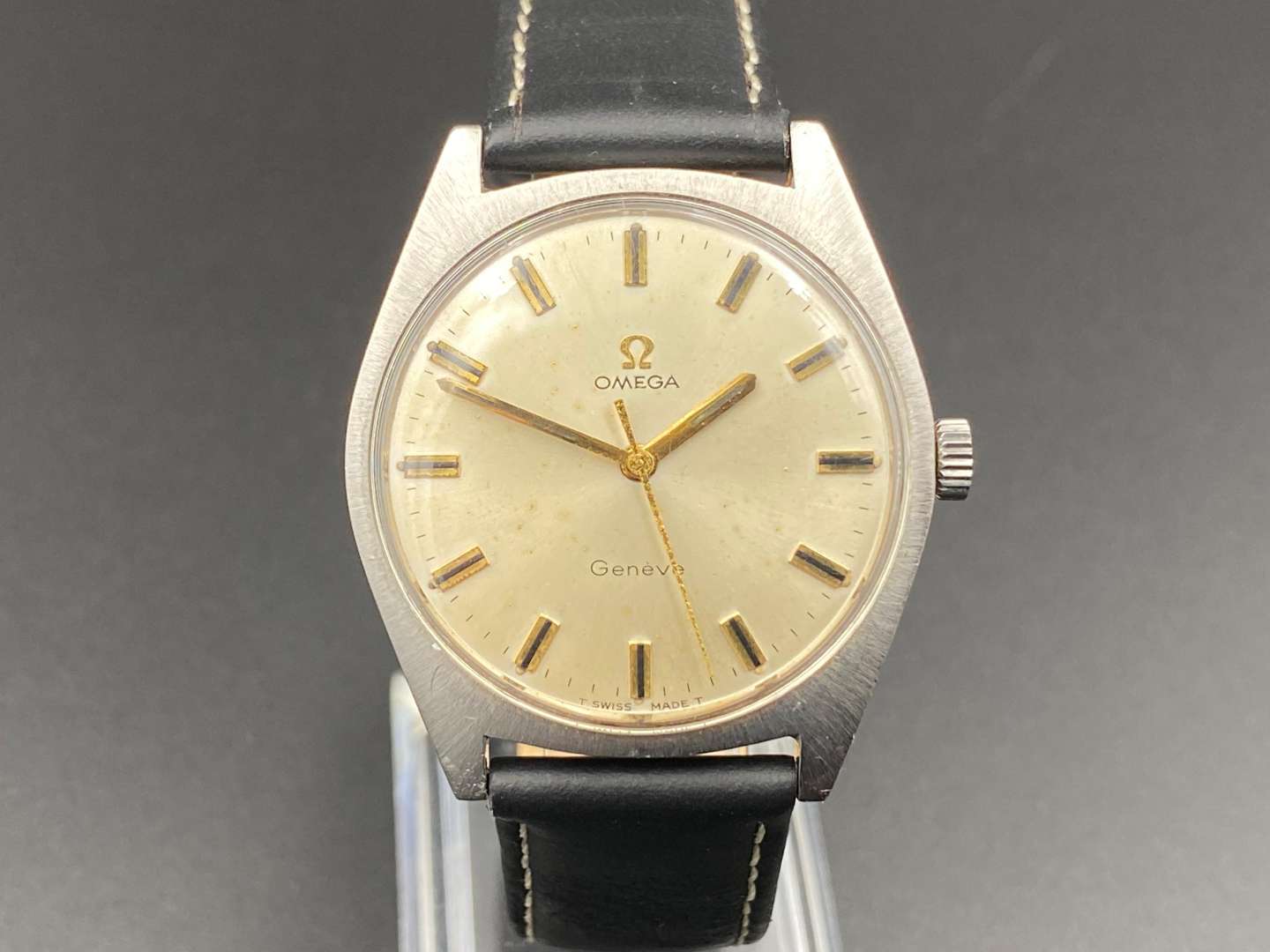 <p>OMEGA, Geneve, stainless steel center seconds wristwatch</p>