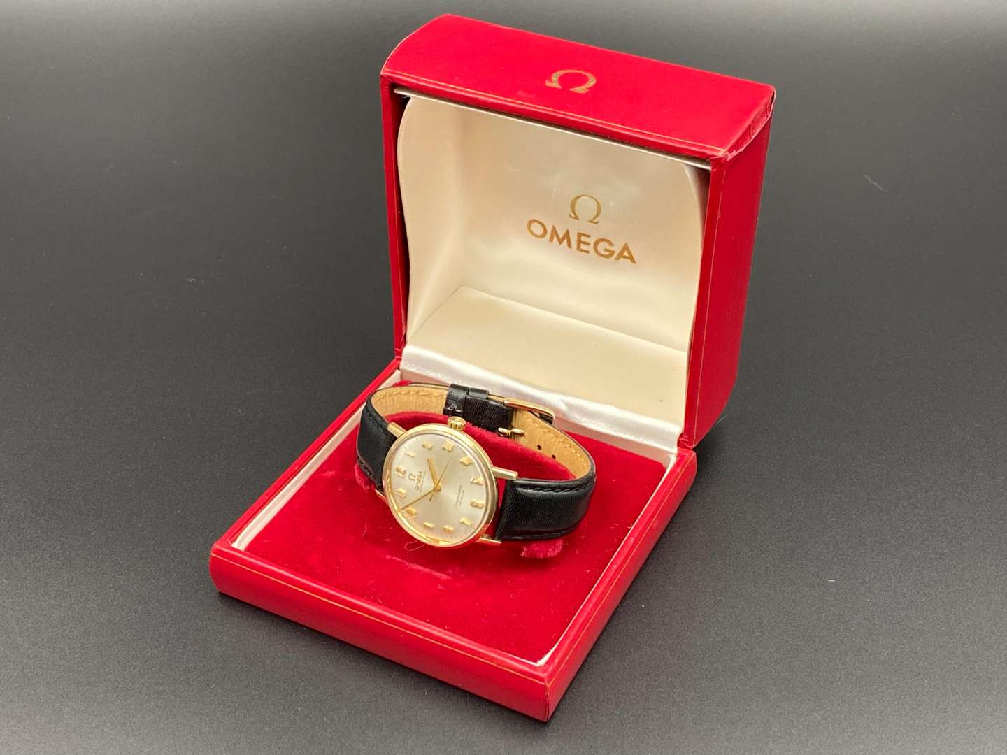 <p>OMEGA, Seamaster, De Ville, 9ct gold automatic wristwatch</p>