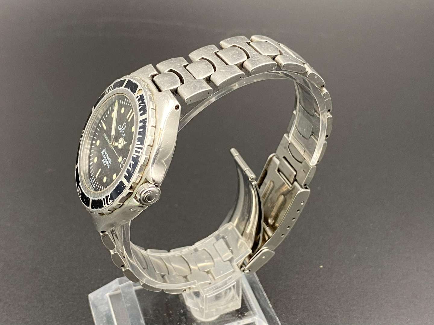 <p>OMEGA, Seamaster, Professional 200M stainless steel quartz wristwatch</p>