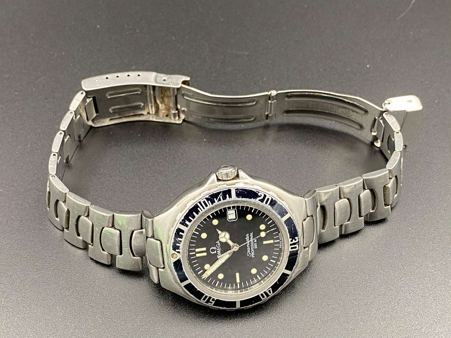 <p>OMEGA, Seamaster, Professional 200M stainless steel quartz wristwatch</p>